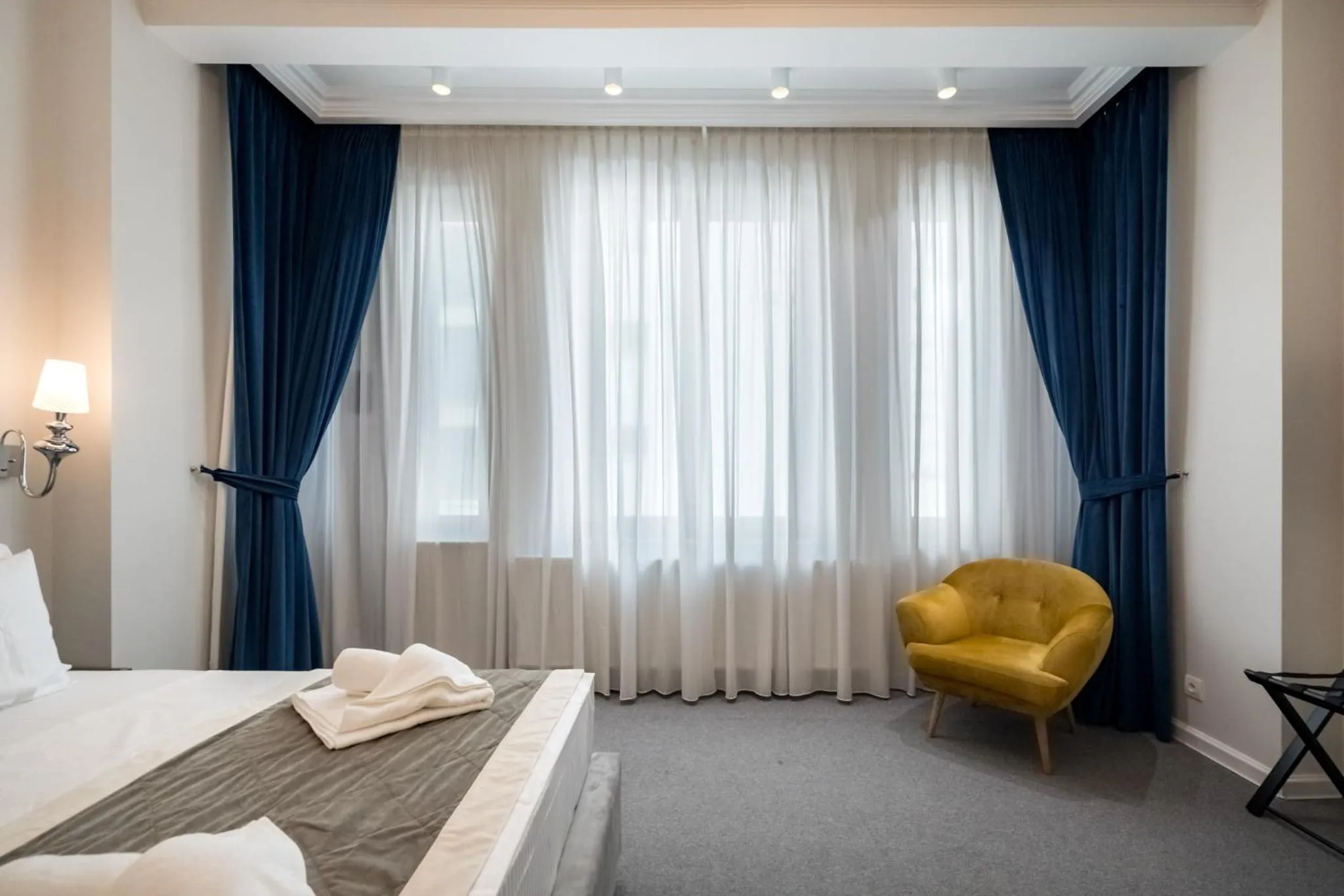 Bedroom, Bed in HIGHLINE DOWNTOWN ApartHotel OLDTOWN UNIRII SQUARE