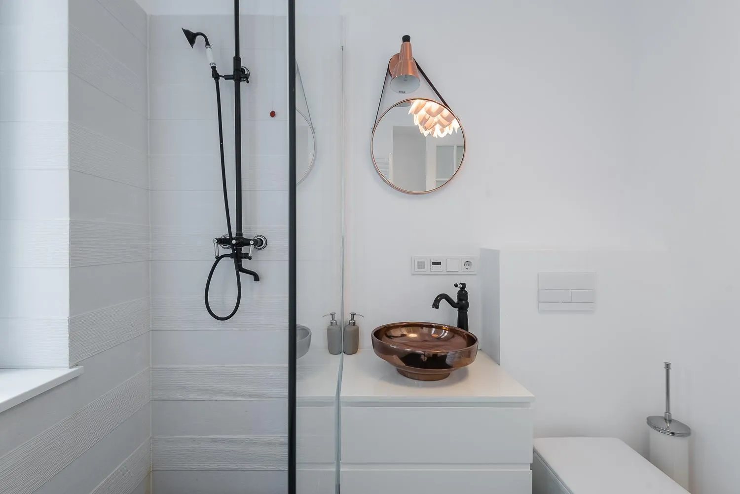 Shower in HIGHLINE DOWNTOWN ApartHotel OLDTOWN UNIRII SQUARE