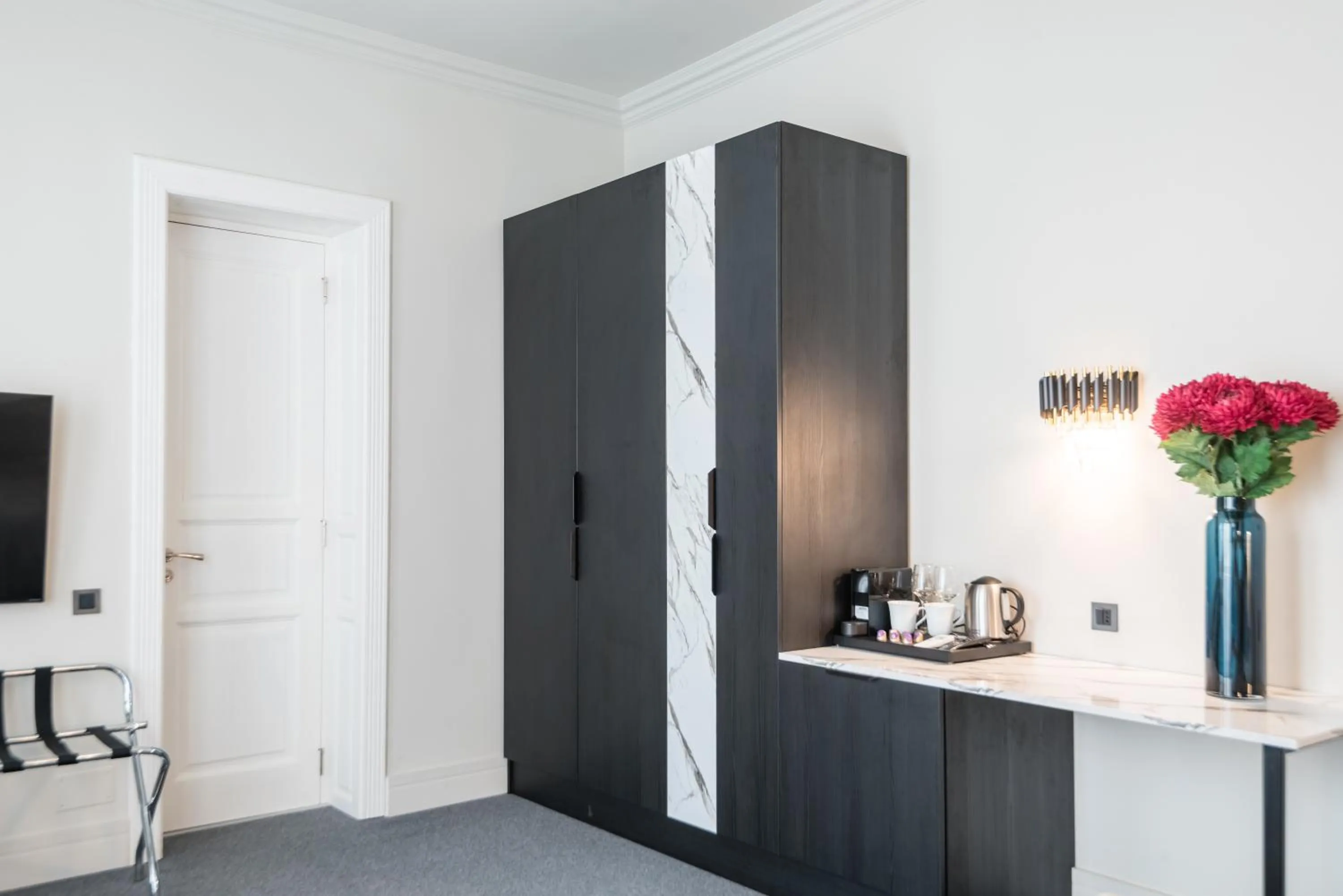 Coffee/tea facilities in HIGHLINE DOWNTOWN ApartHotel OLDTOWN UNIRII SQUARE