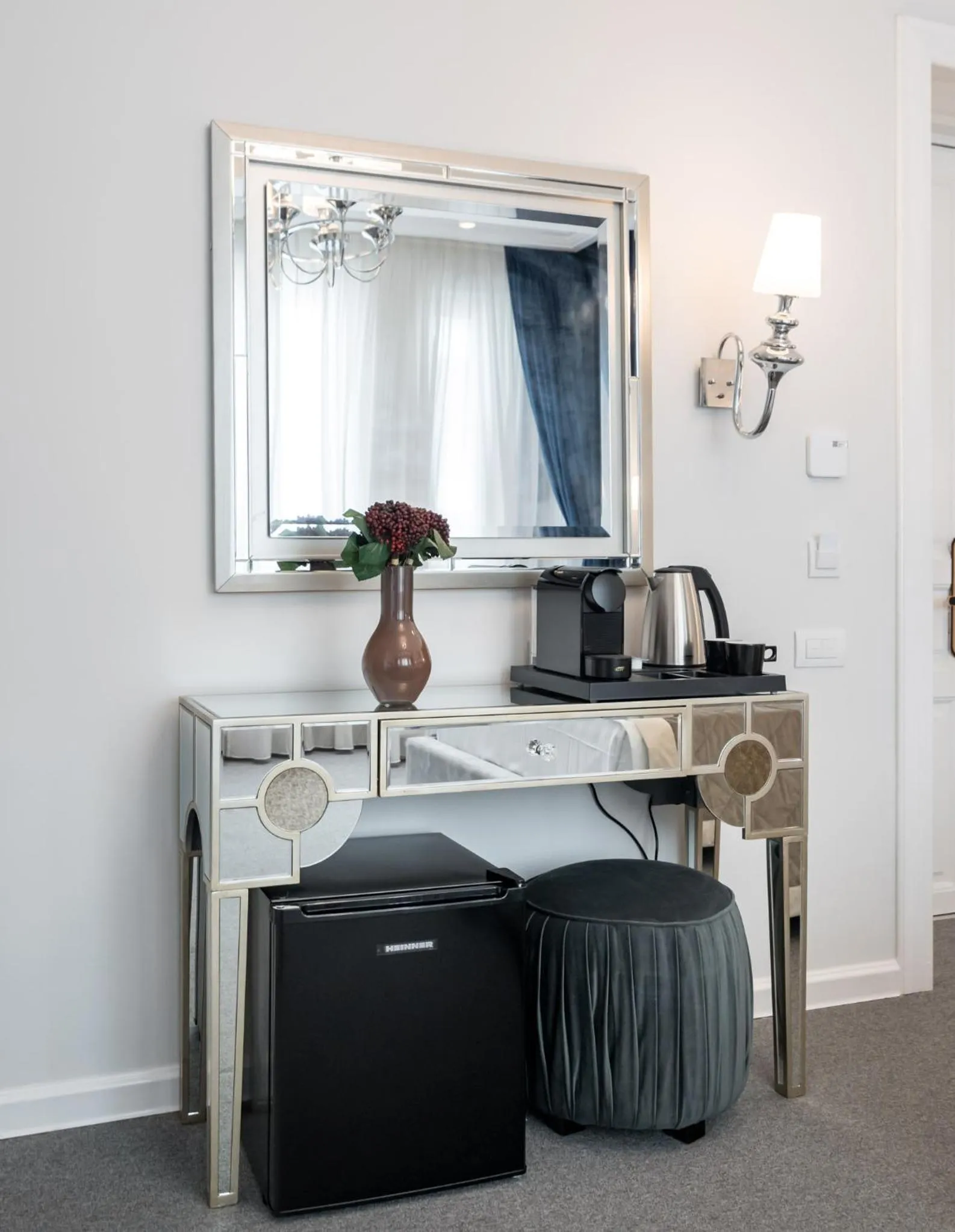 Bed in HIGHLINE DOWNTOWN ApartHotel OLDTOWN UNIRII SQUARE