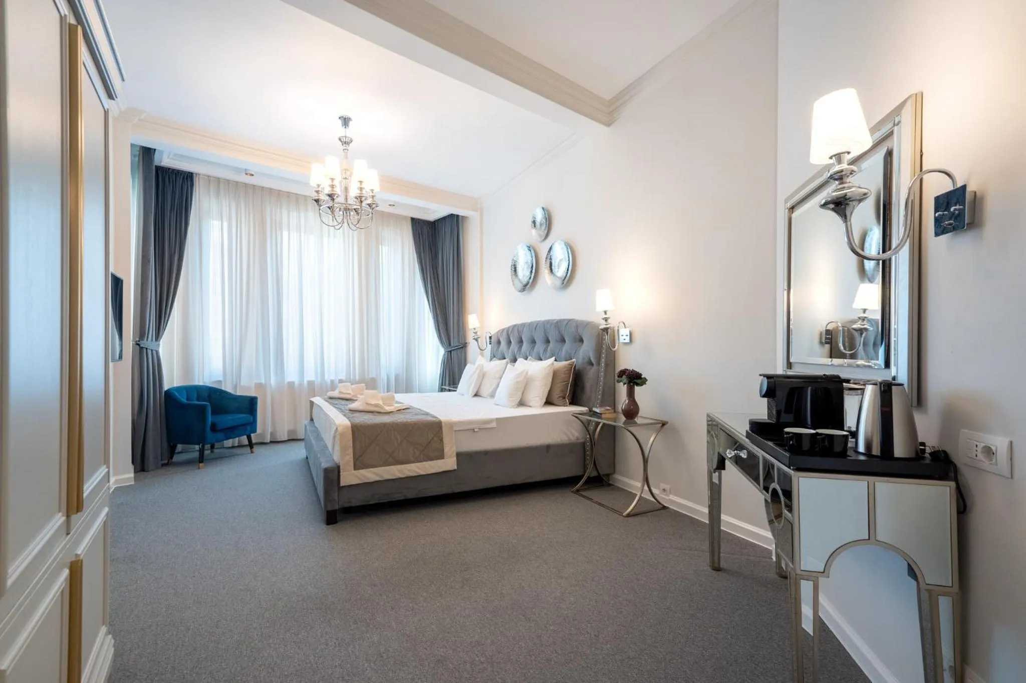 TV and multimedia, Bed in HIGHLINE DOWNTOWN ApartHotel OLDTOWN UNIRII SQUARE