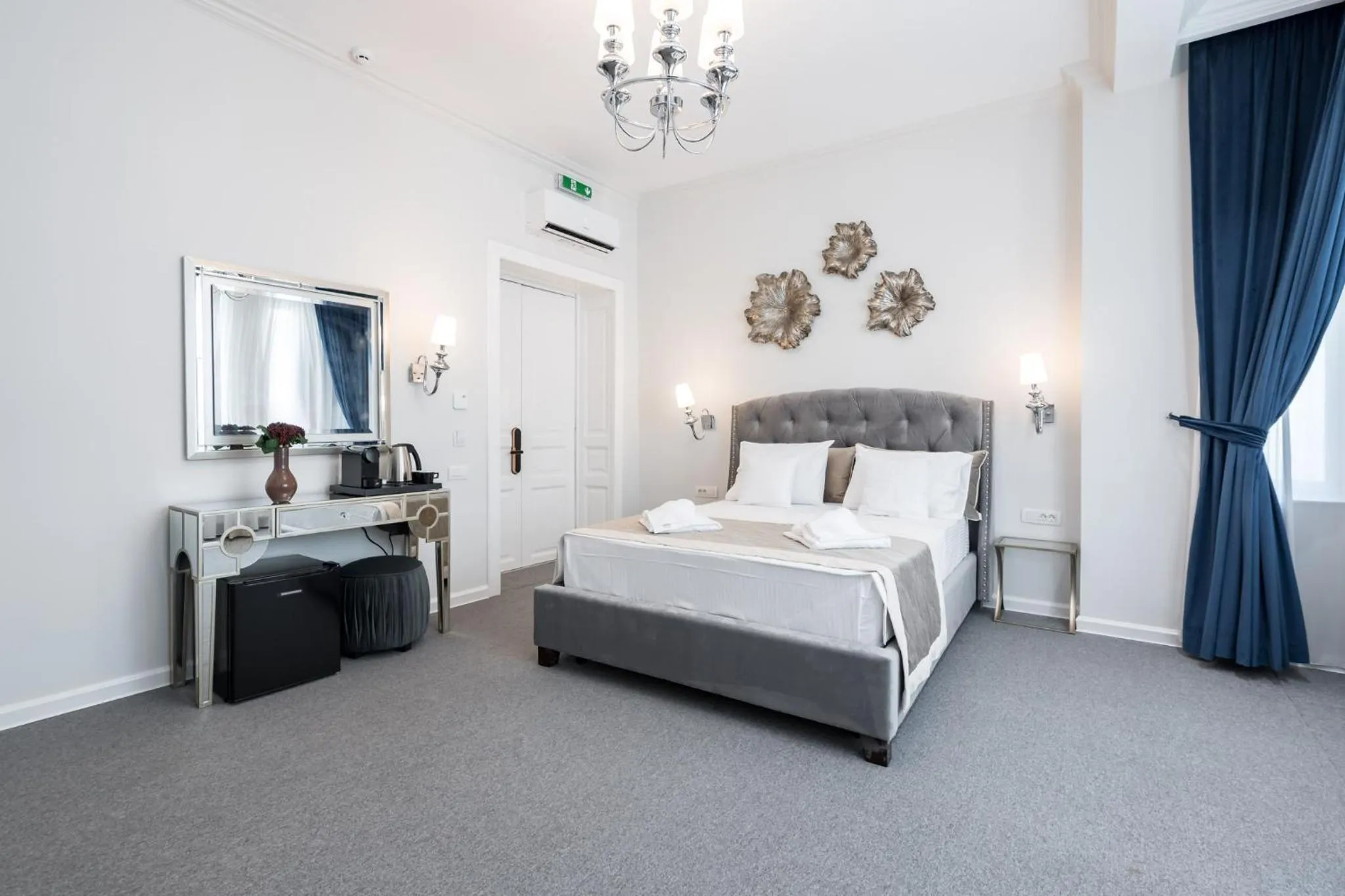 Bed in HIGHLINE DOWNTOWN ApartHotel OLDTOWN UNIRII SQUARE