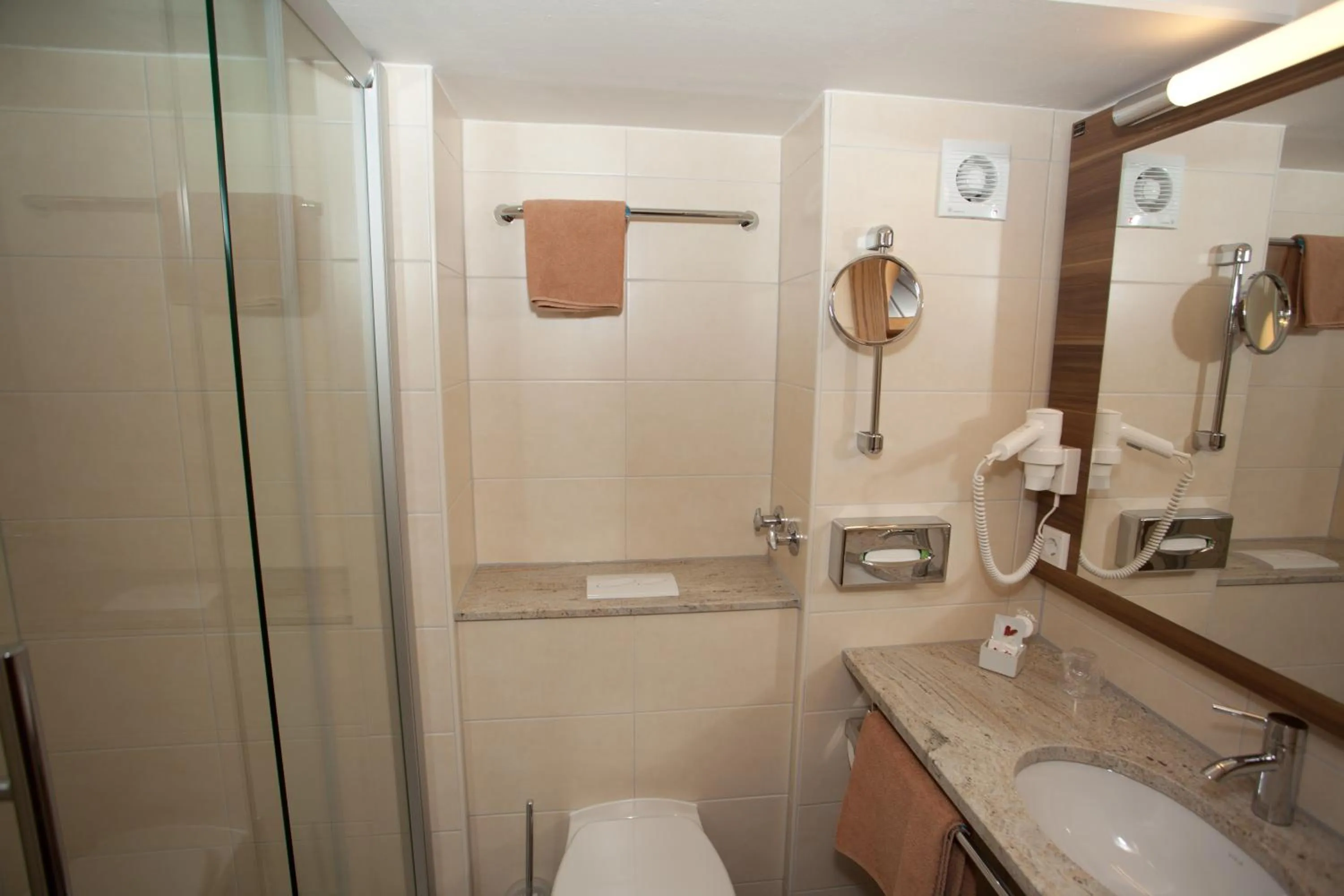 Bathroom in Hotel Knaus am Hafen