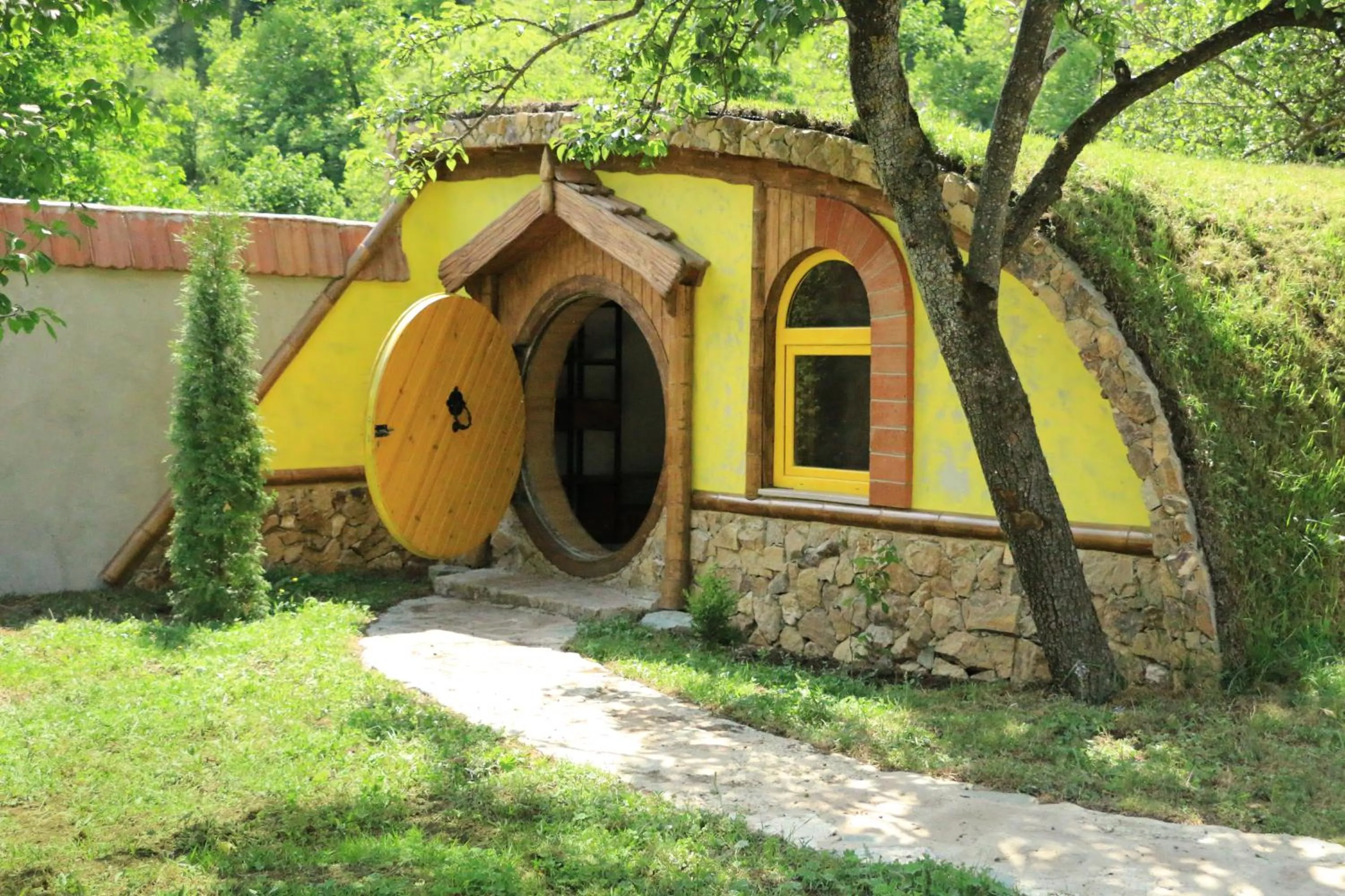 Facade/entrance in Cozy House