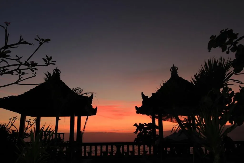 Sunset in Dodol Lembongan Cliff Sunset