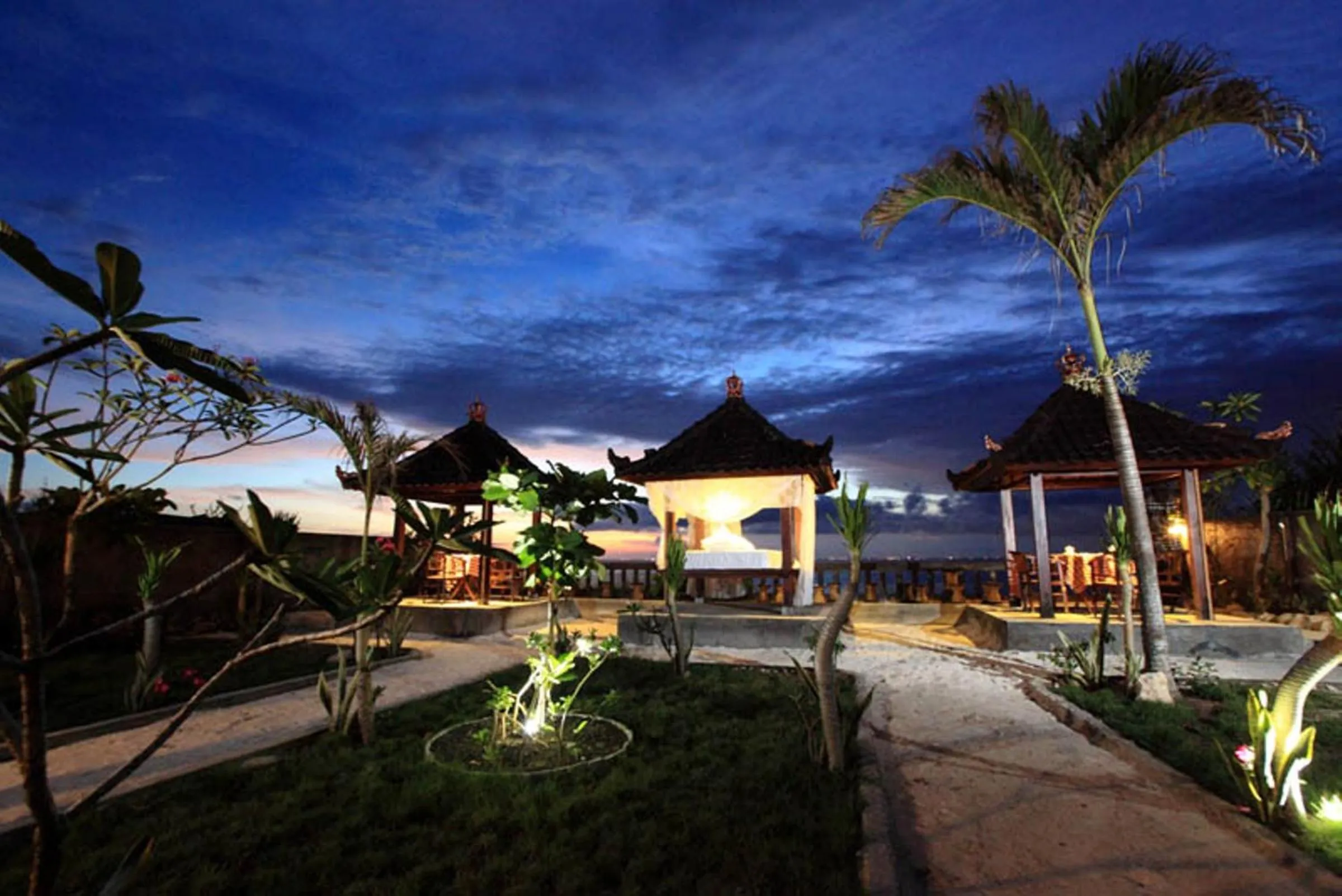 Property building in Dodol Lembongan Cliff Sunset