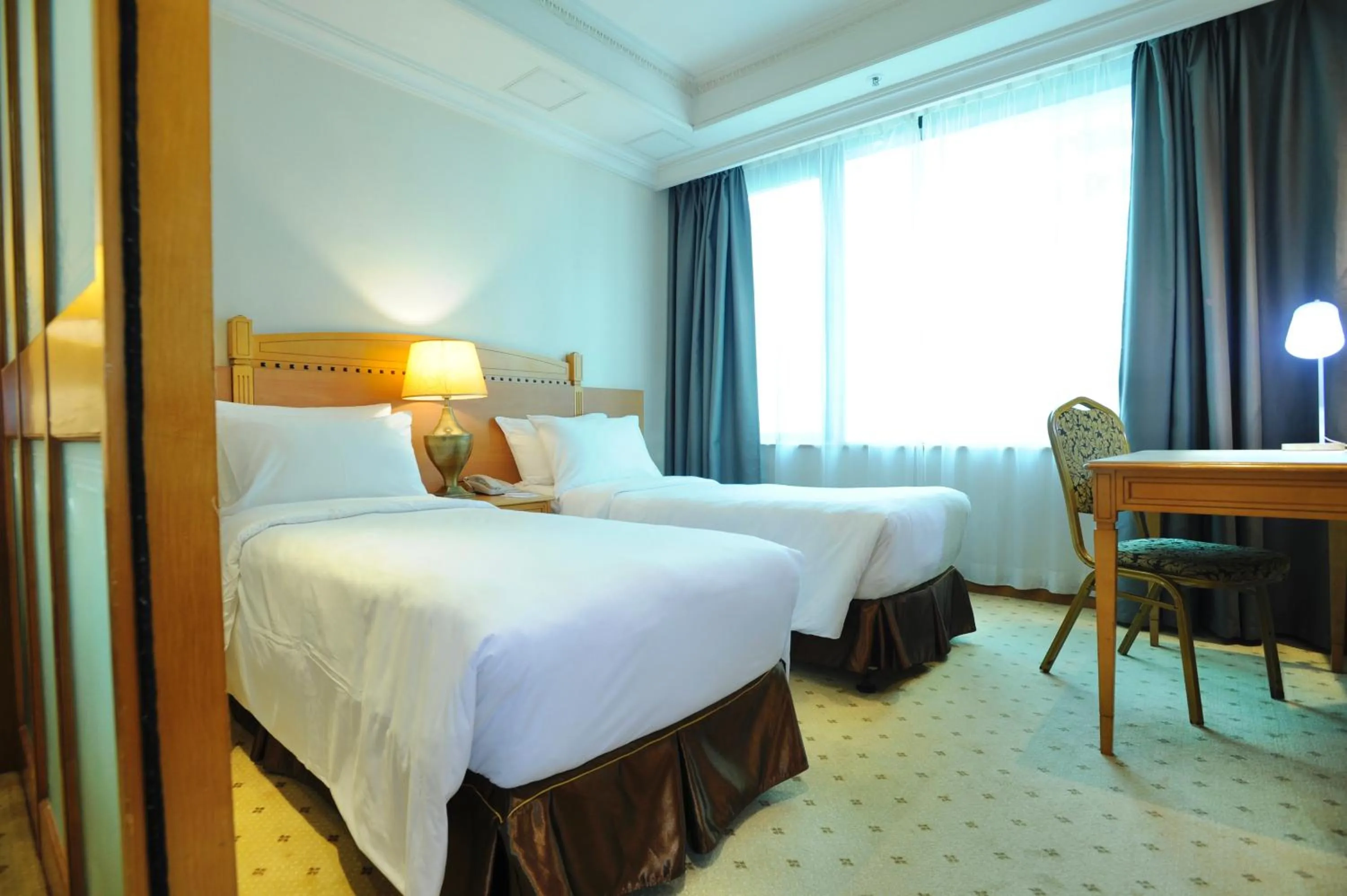 Bed in BEST WESTERN PLUS Hotel Hong Kong