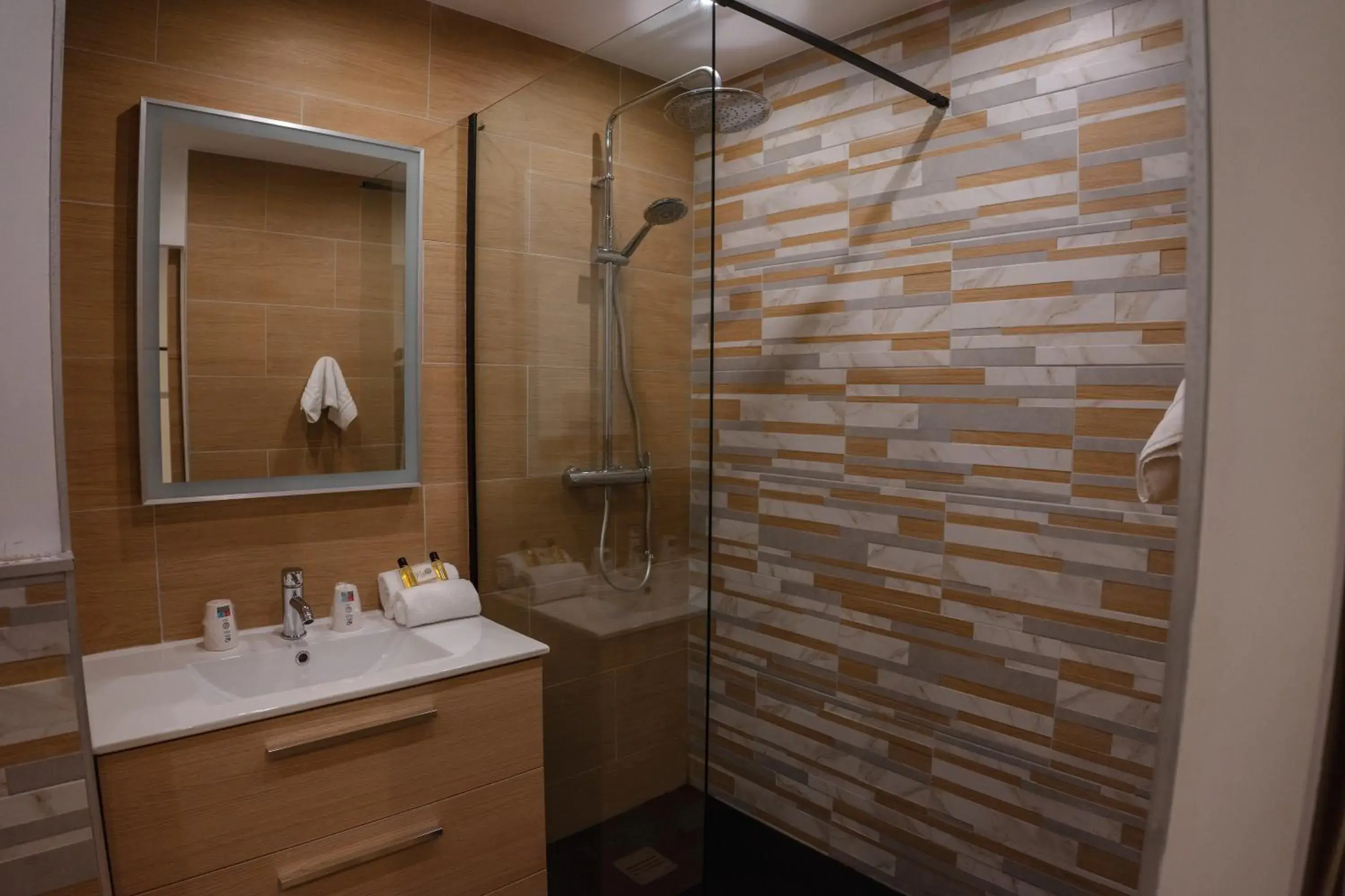 Elegance Double Room in Hôtel des Dunes Noirmoutier Elegance Double Room in Hôtel des Dunes Noirmoutier