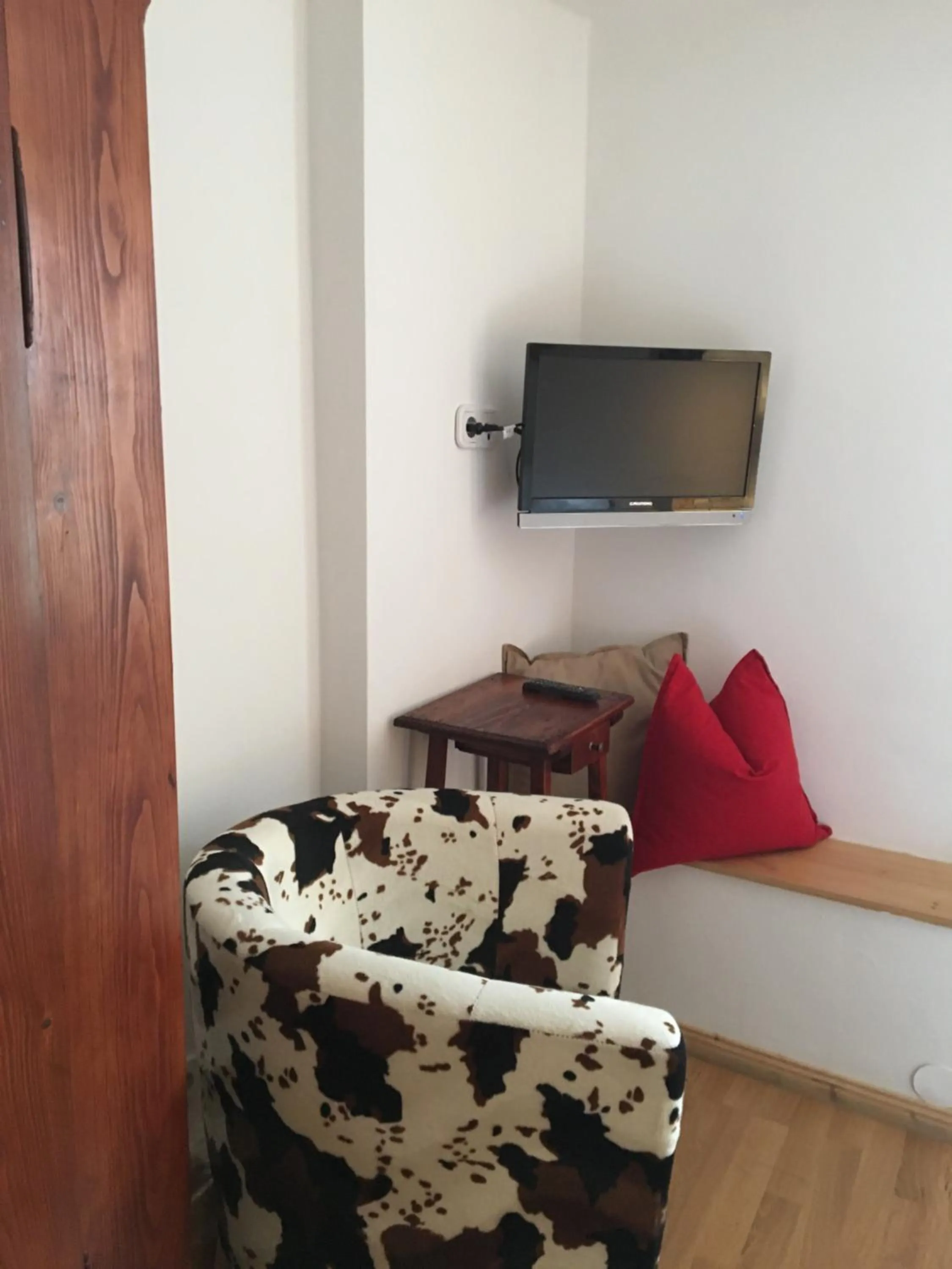 Photo of the whole room, Bed in Gästehaus Alter Keller