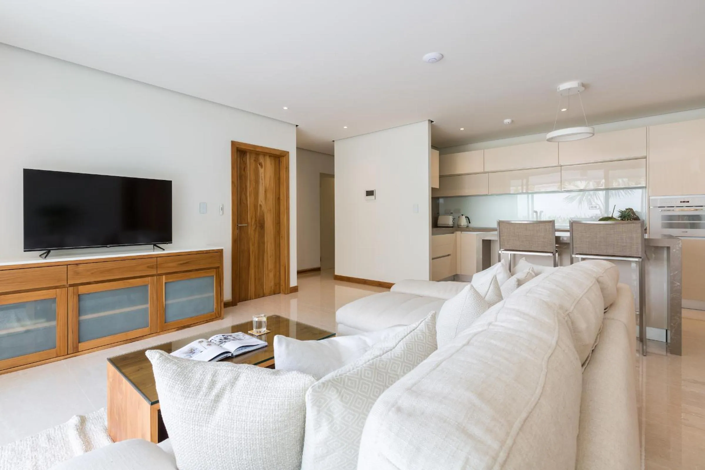 TV and multimedia in Chi - The Residence