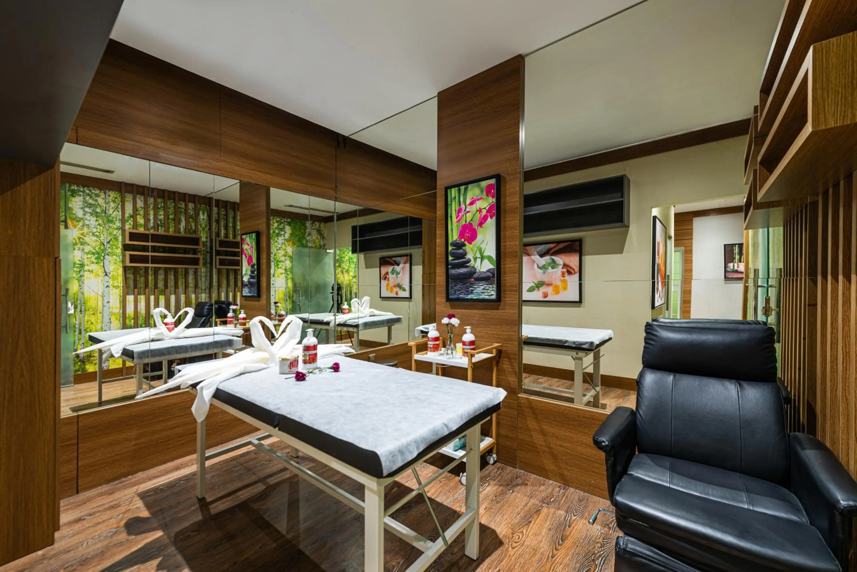 Crown Rose Al Sahafa Hotel