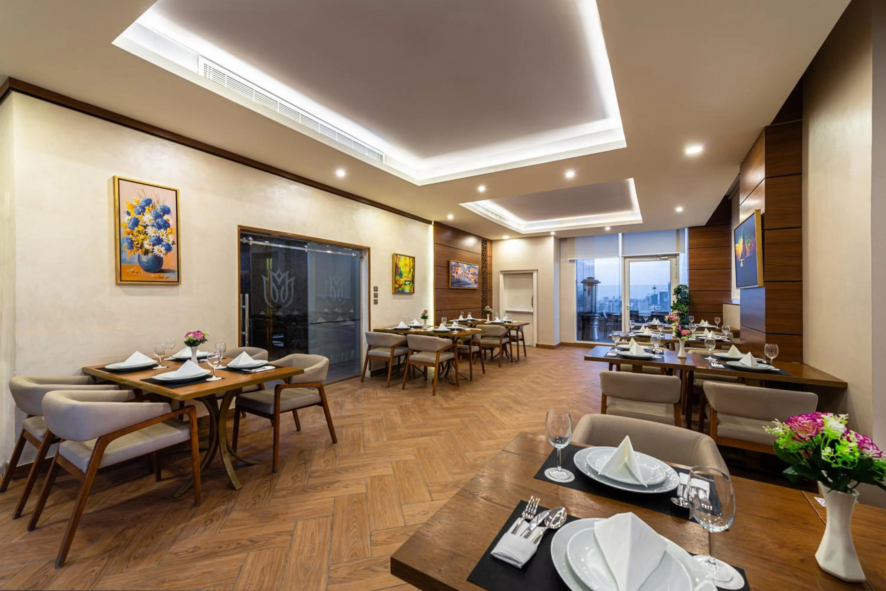 Crown Rose Al Sahafa Hotel