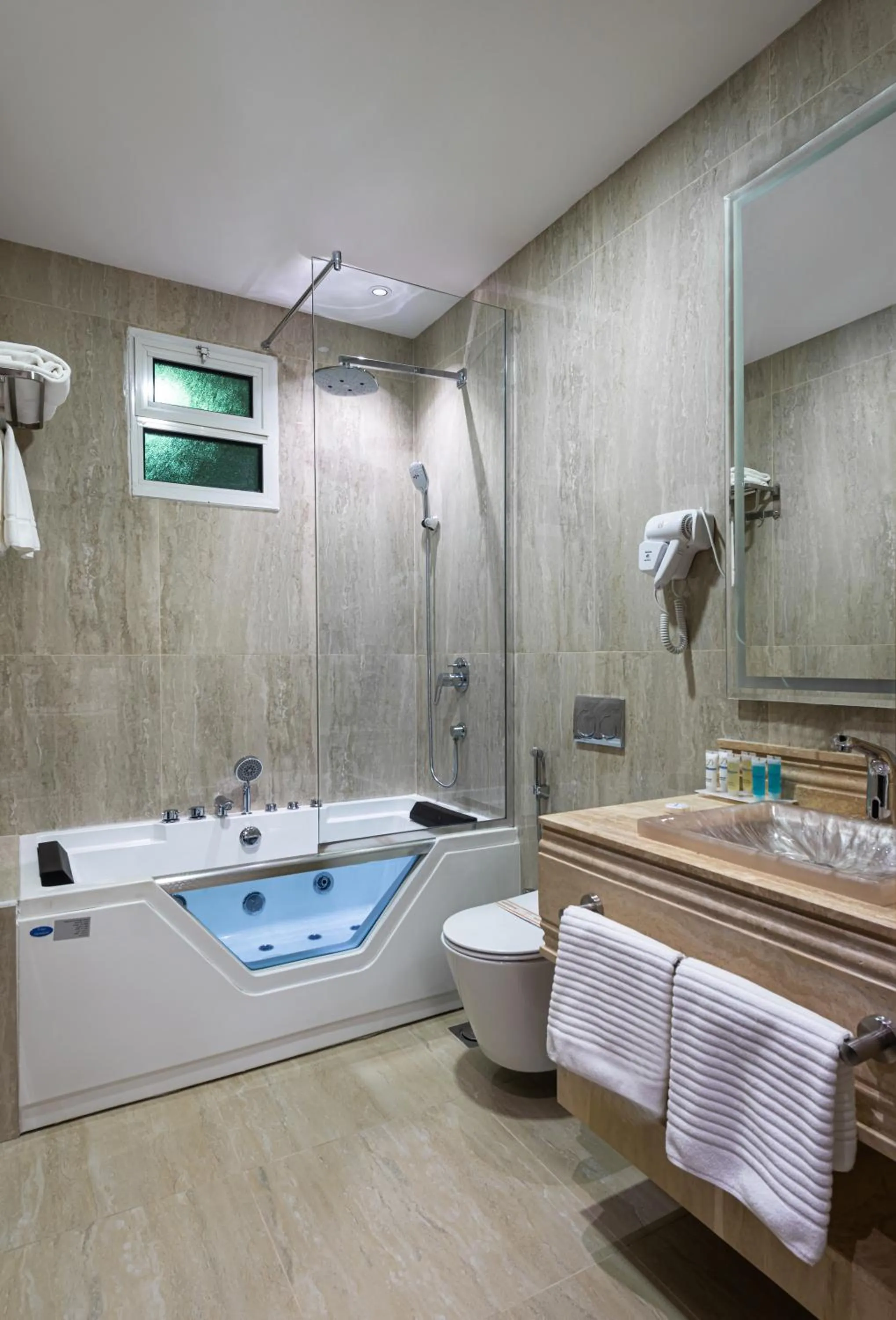 Crown Rose Al Sahafa Hotel