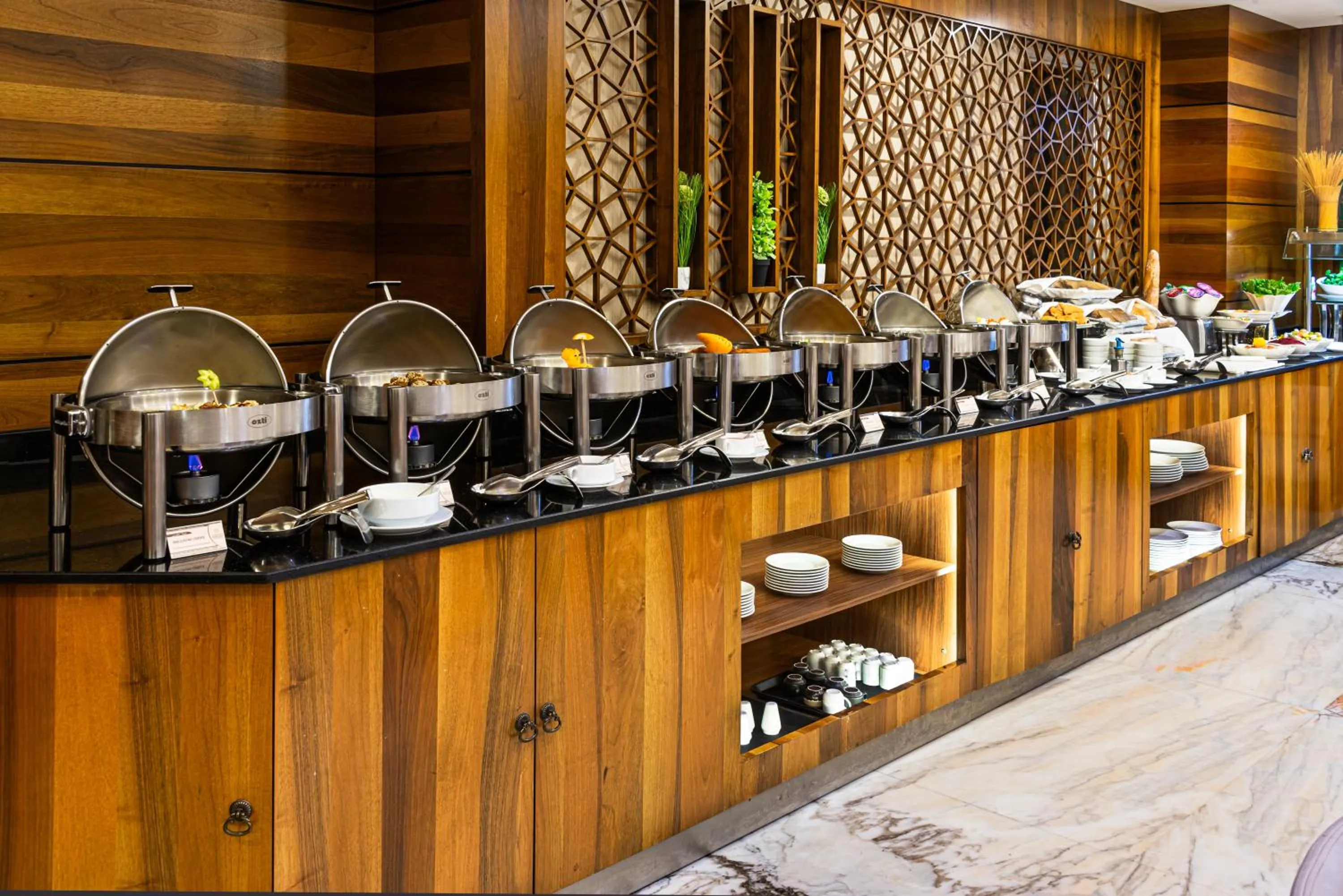 Crown Rose Al Sahafa Hotel