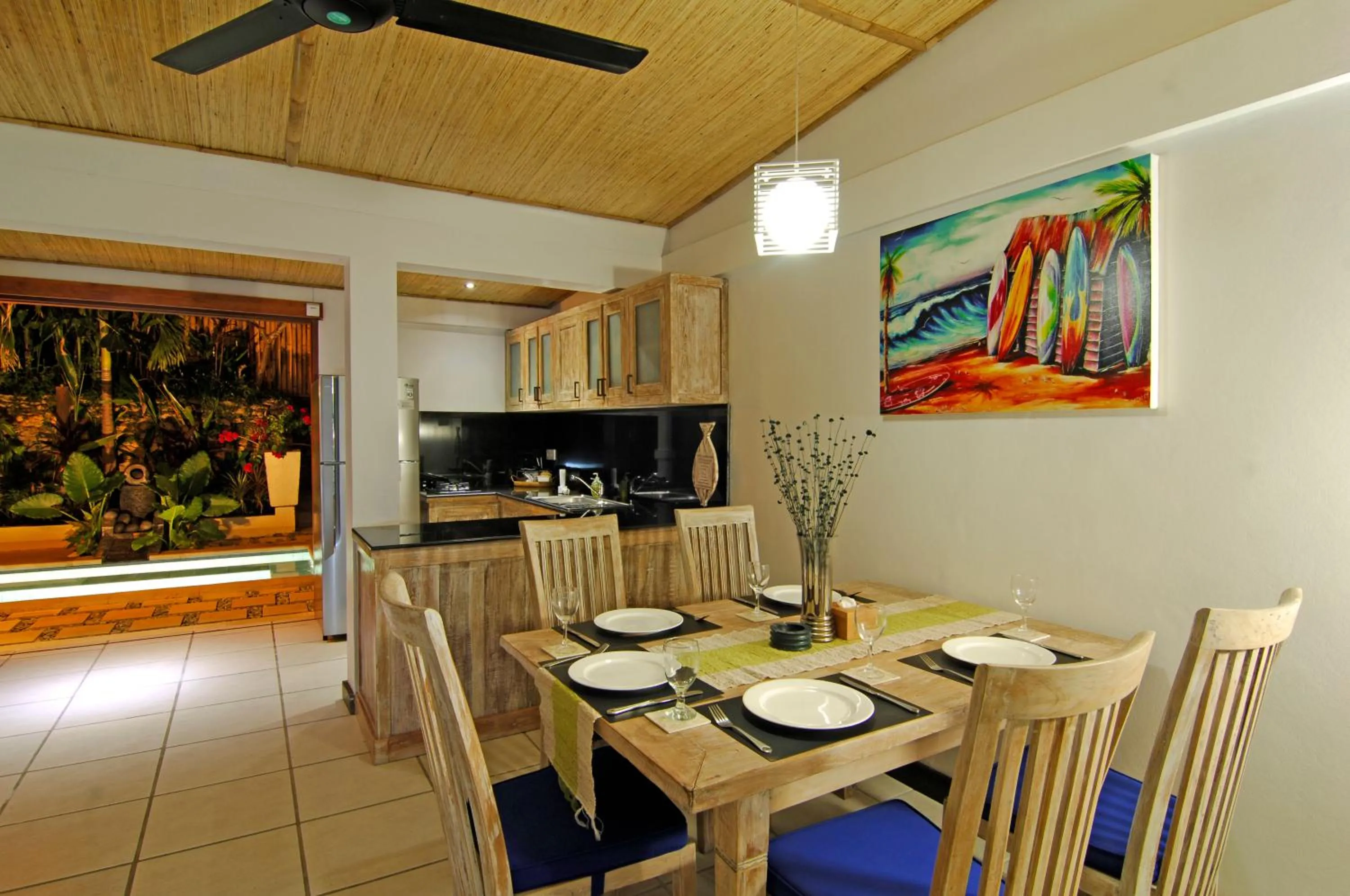 Kitchen or kitchenette in Lembongan Sanctuary Villas