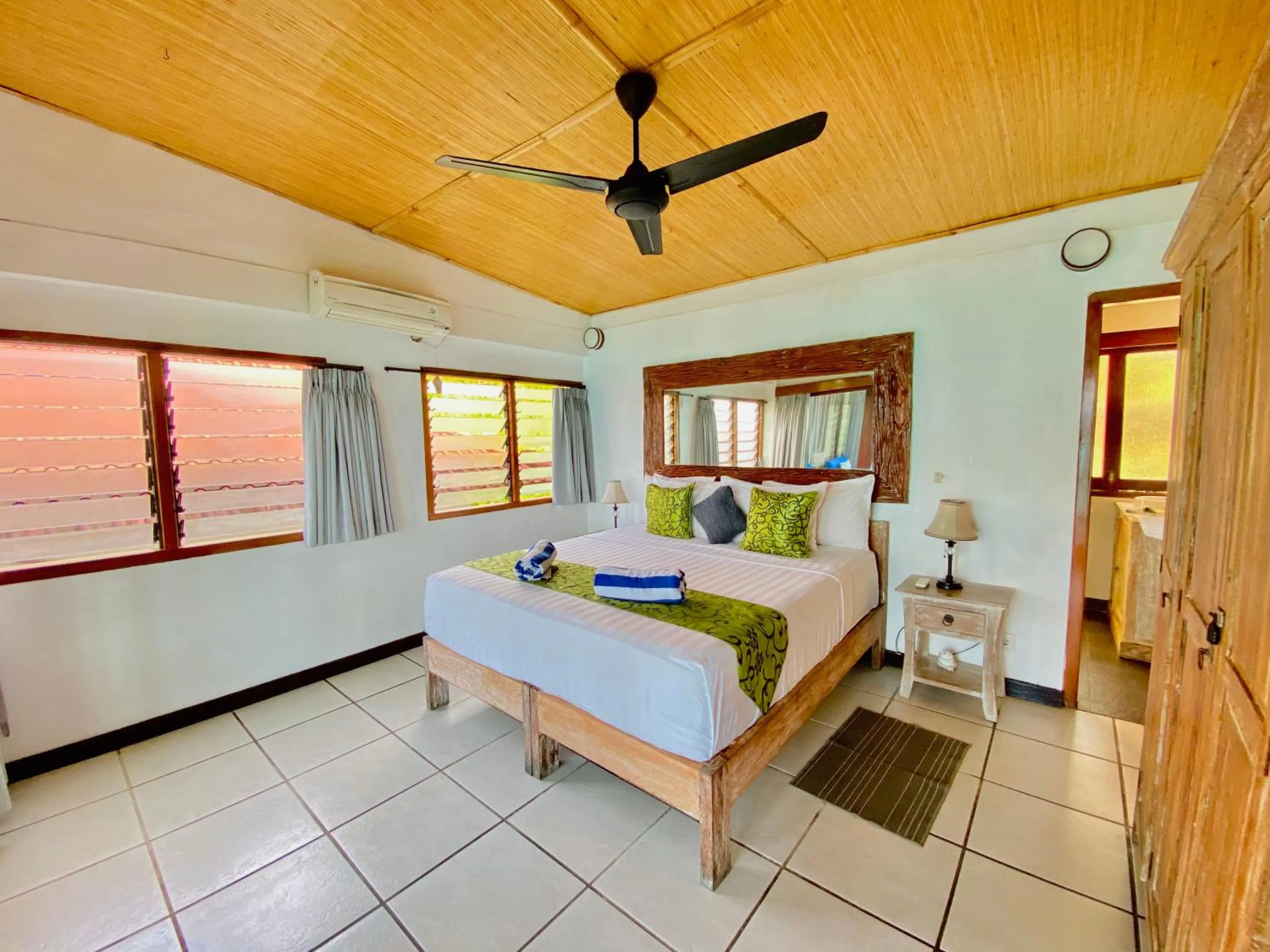 Bed in Lembongan Sanctuary Villas