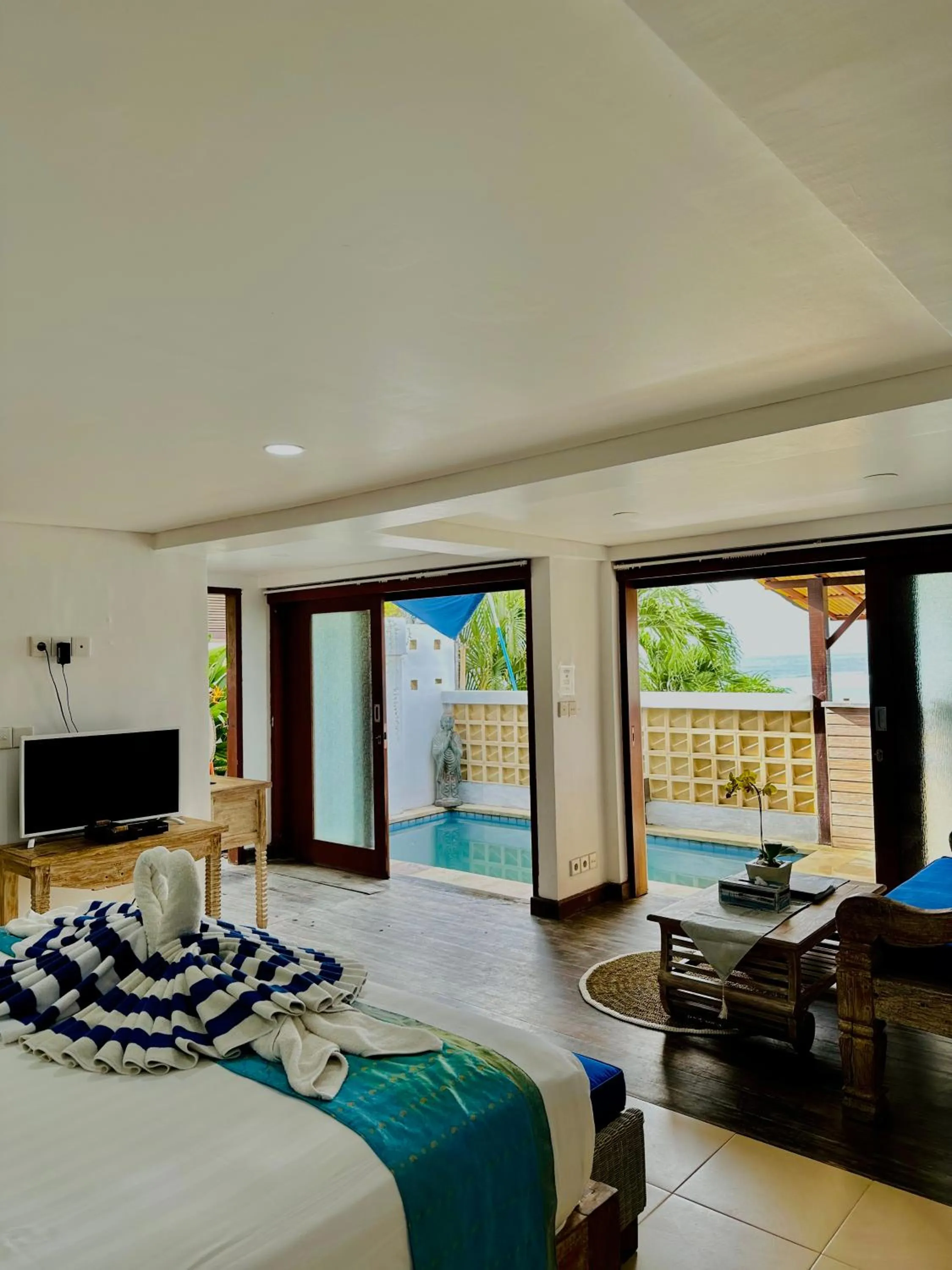 Bed in Lembongan Sanctuary Villas