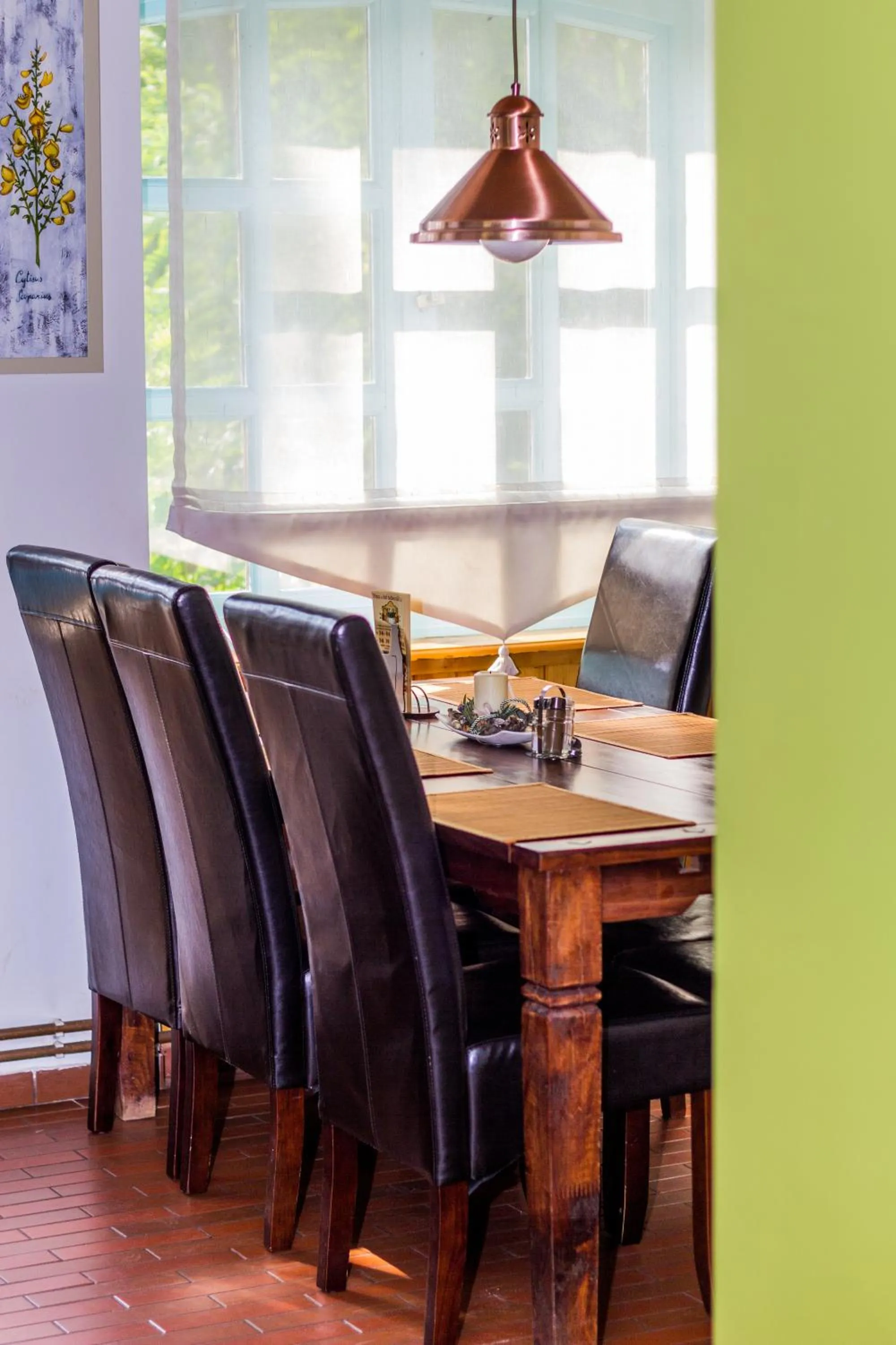 Restaurant/places to eat in Ötösfogat Panzió