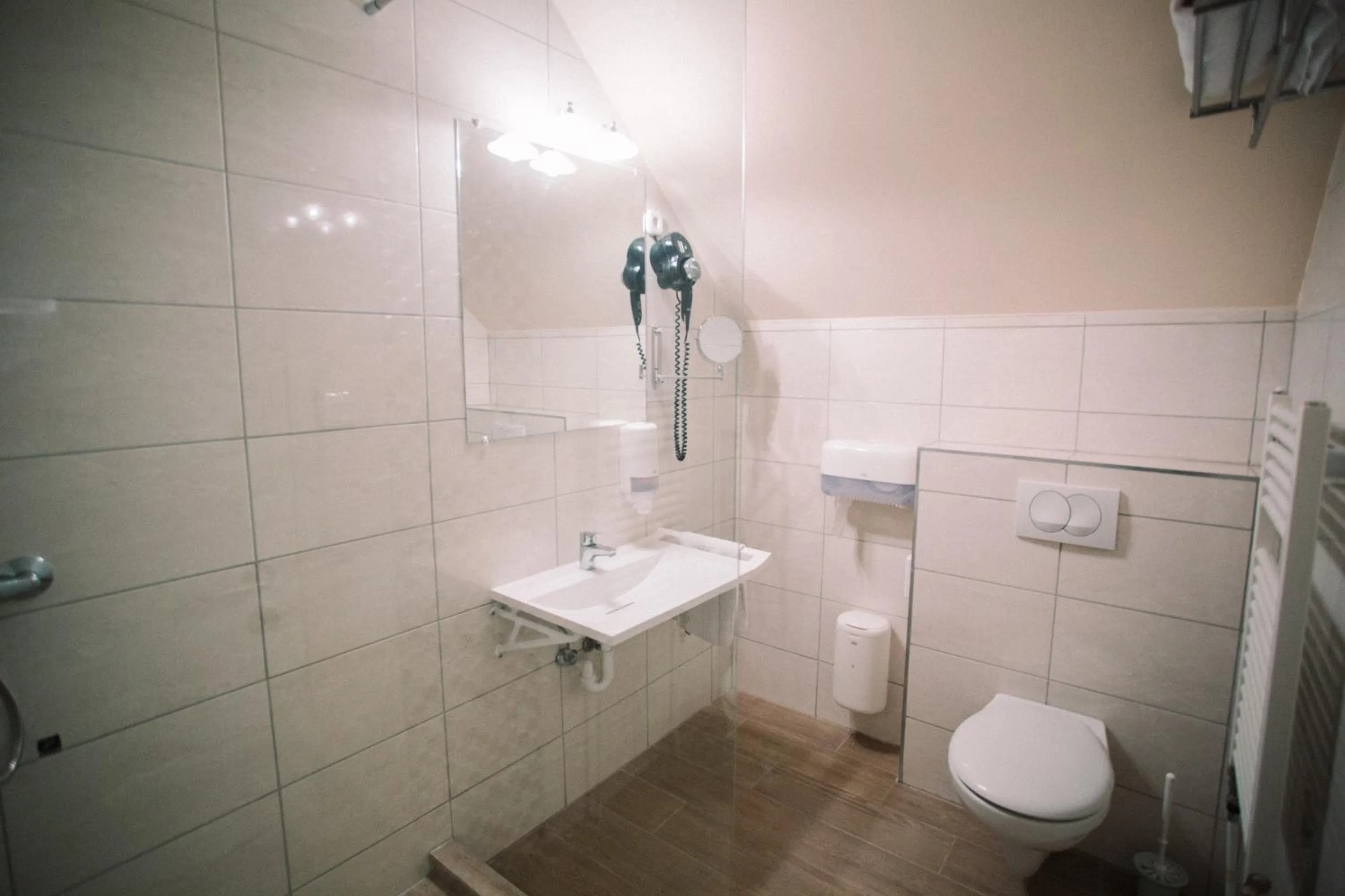 Bathroom in Ötösfogat Panzió