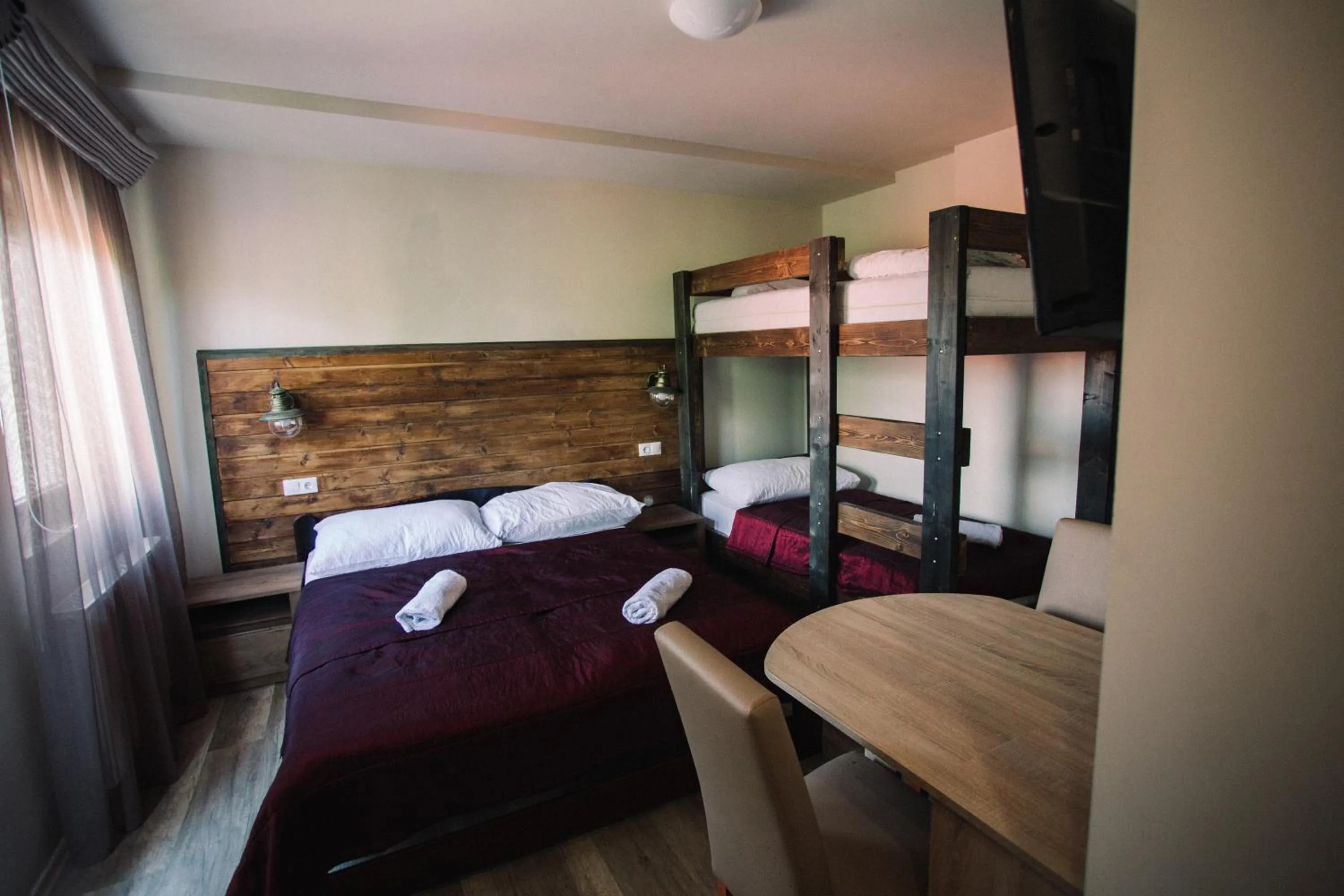 Photo of the whole room in Ötösfogat Panzió