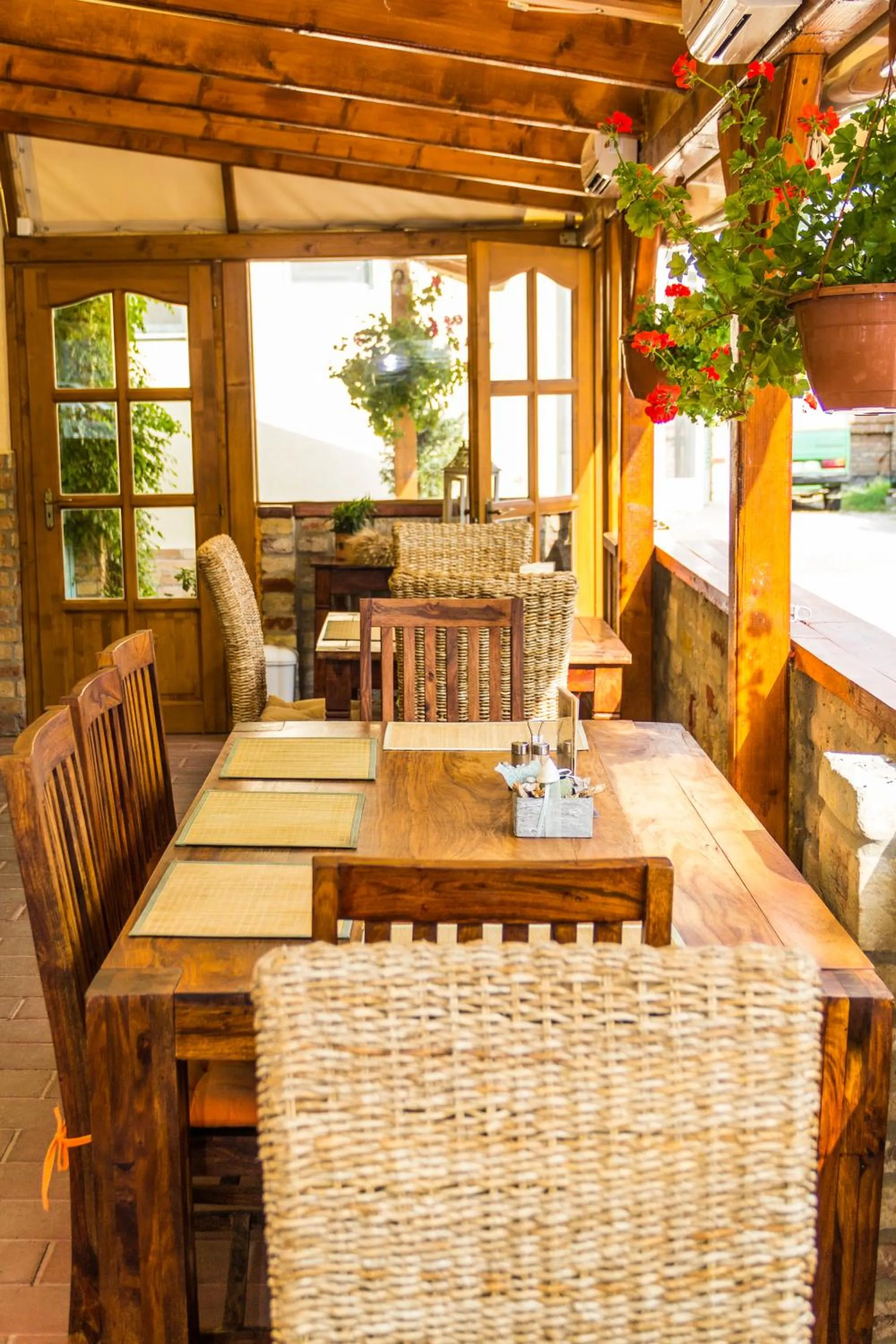 Balcony/Terrace in Ötösfogat Panzió