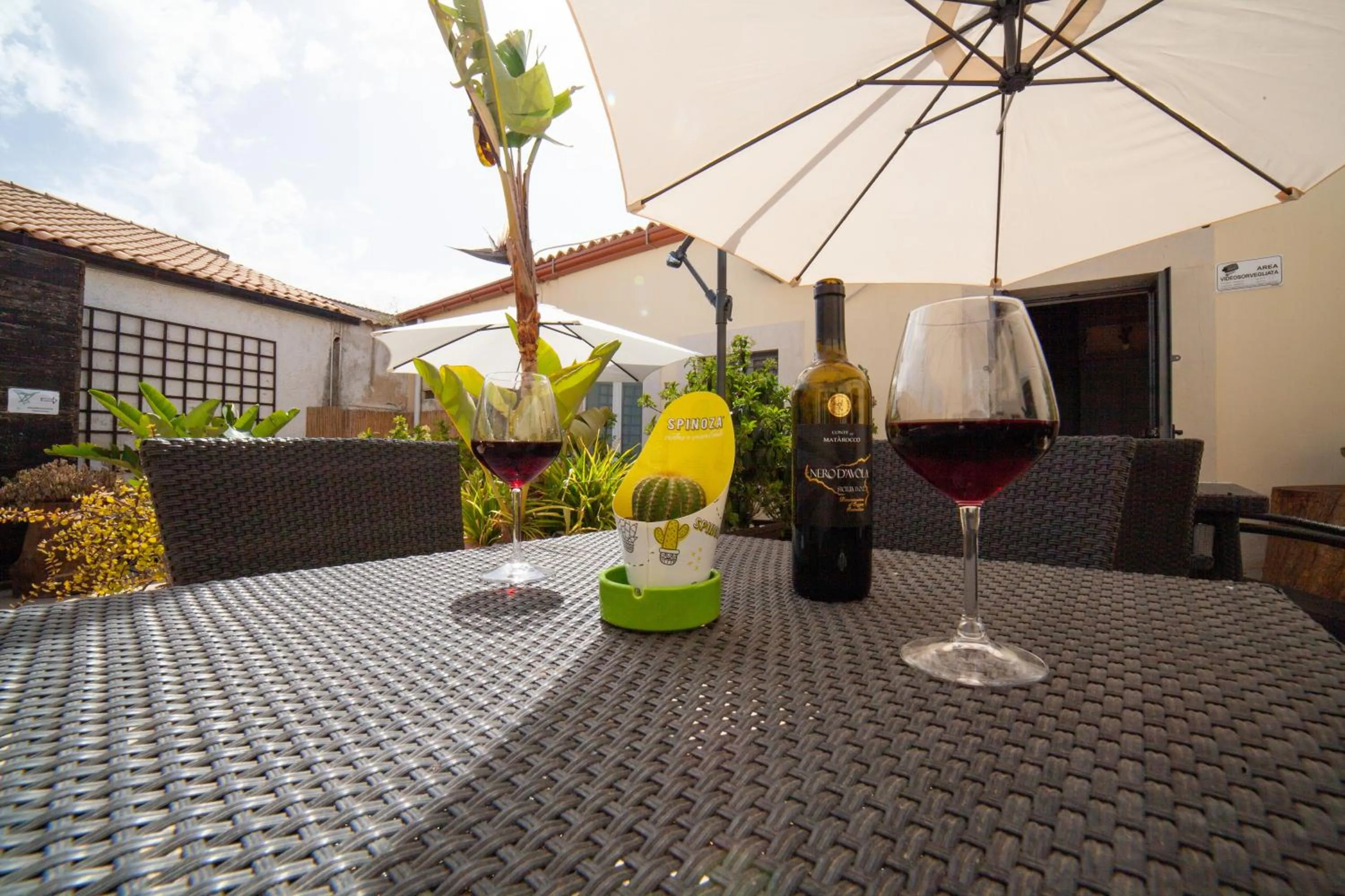 Patio in B&B Ninfeo Siracusa - Rooms & Breakfast