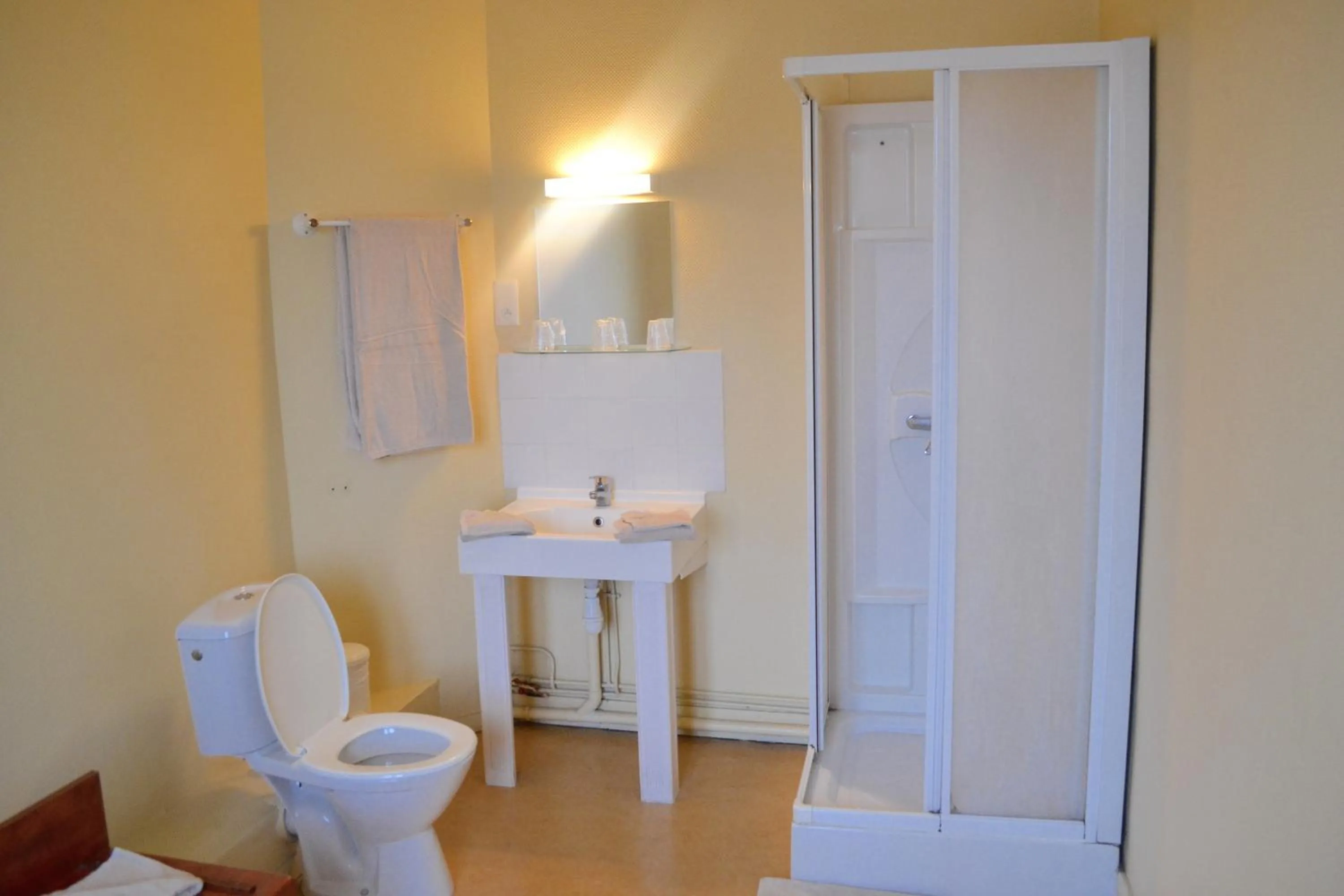 Bathroom in Grand Hotel De La Gare