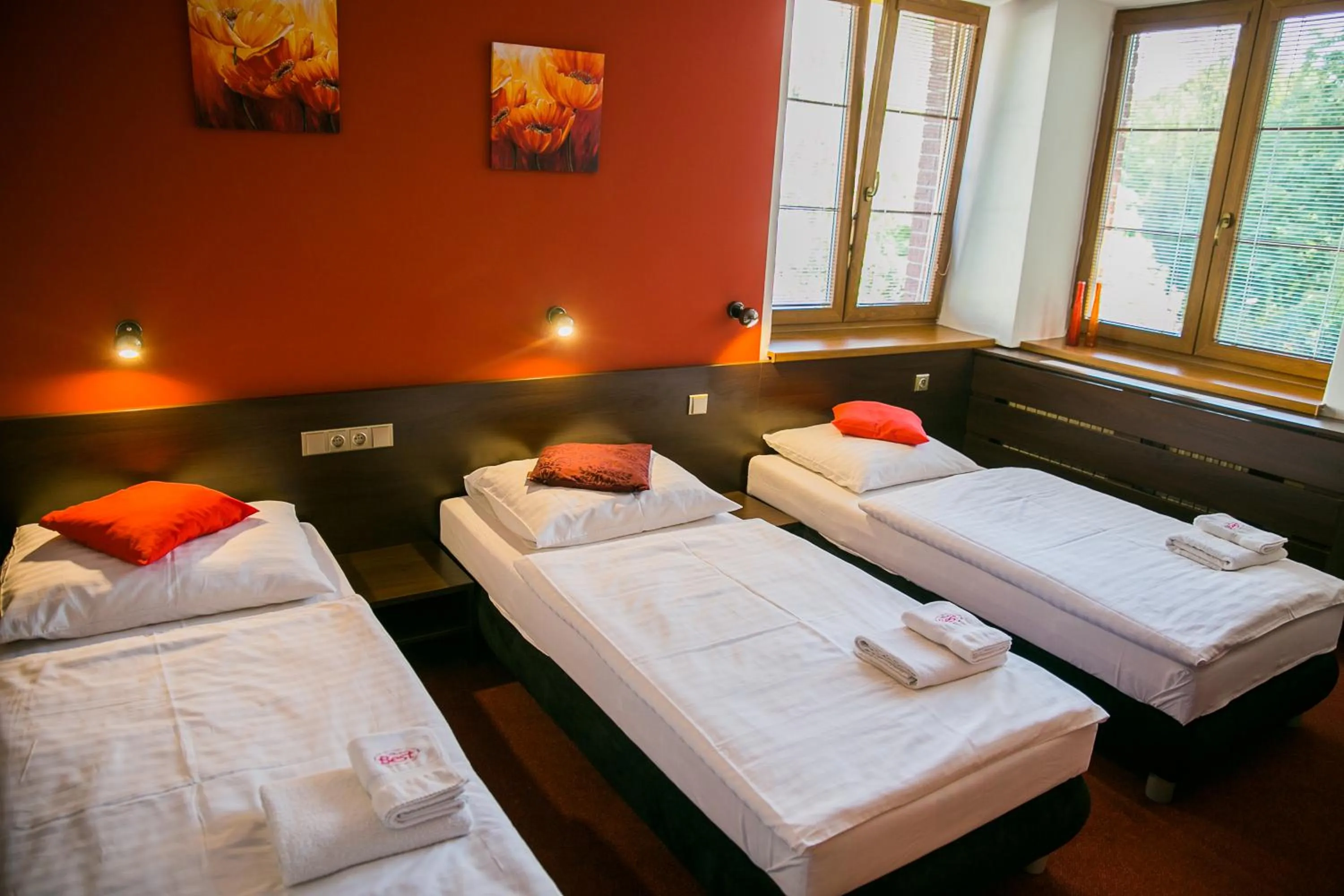 Bedroom, Bed in Hotel Best