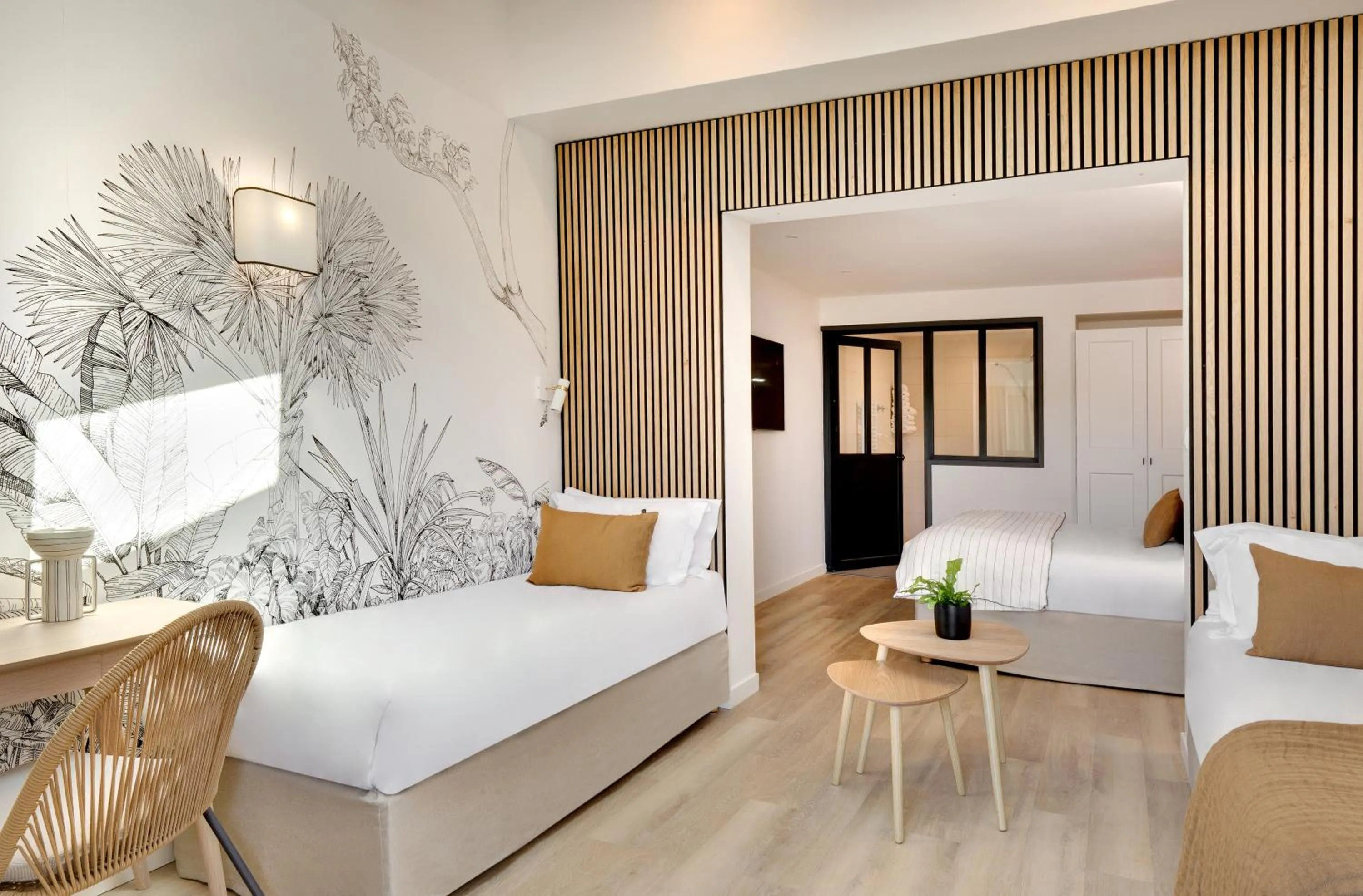 Bedroom, Bed in Hôtel & Spa Les Mouettes