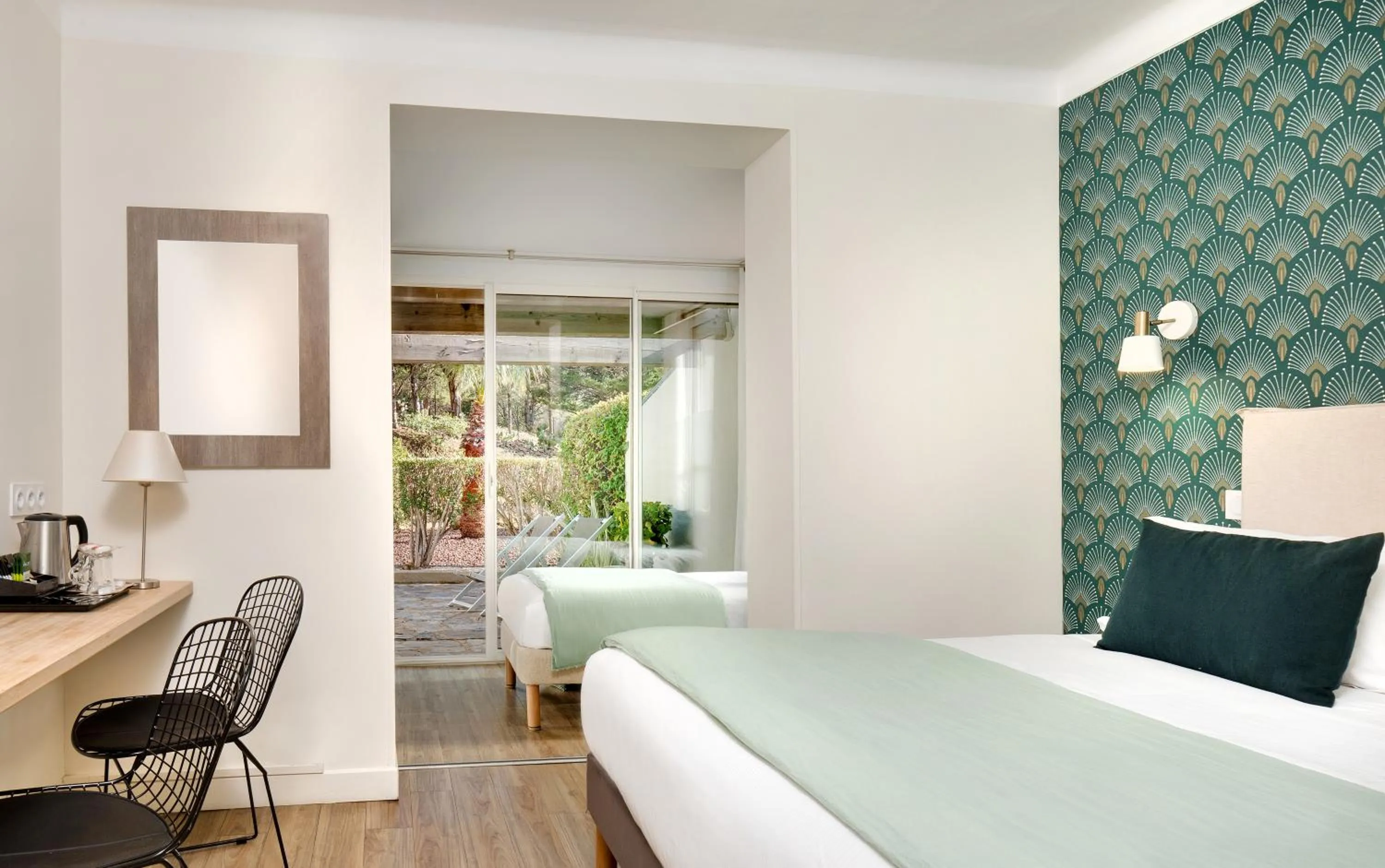 Photo of the whole room, Bed in Hôtel & Spa Les Mouettes