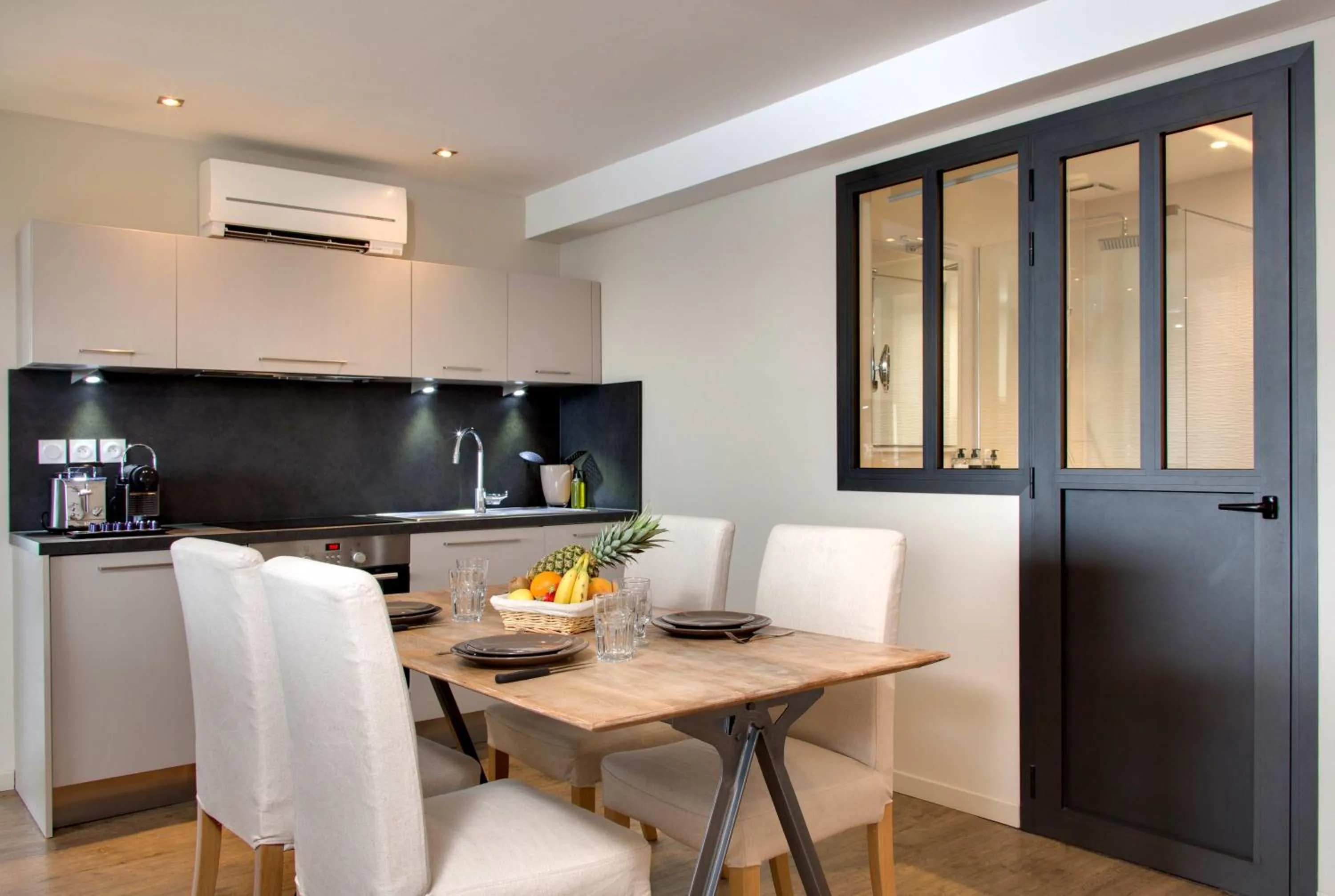 Dining area in Hôtel & Spa Les Mouettes