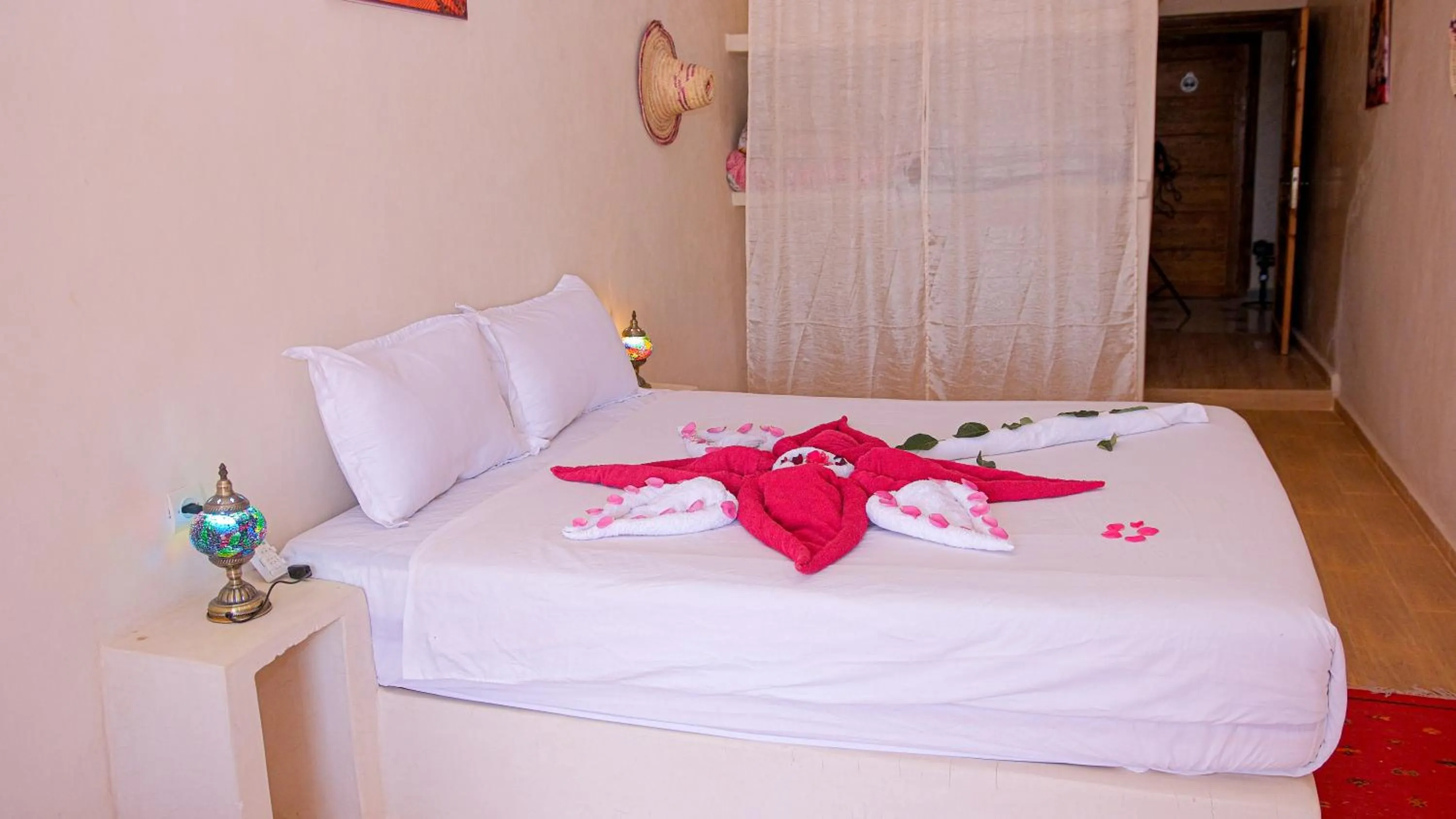 Bed in Les Jardins d Amizmiz 6 piscines