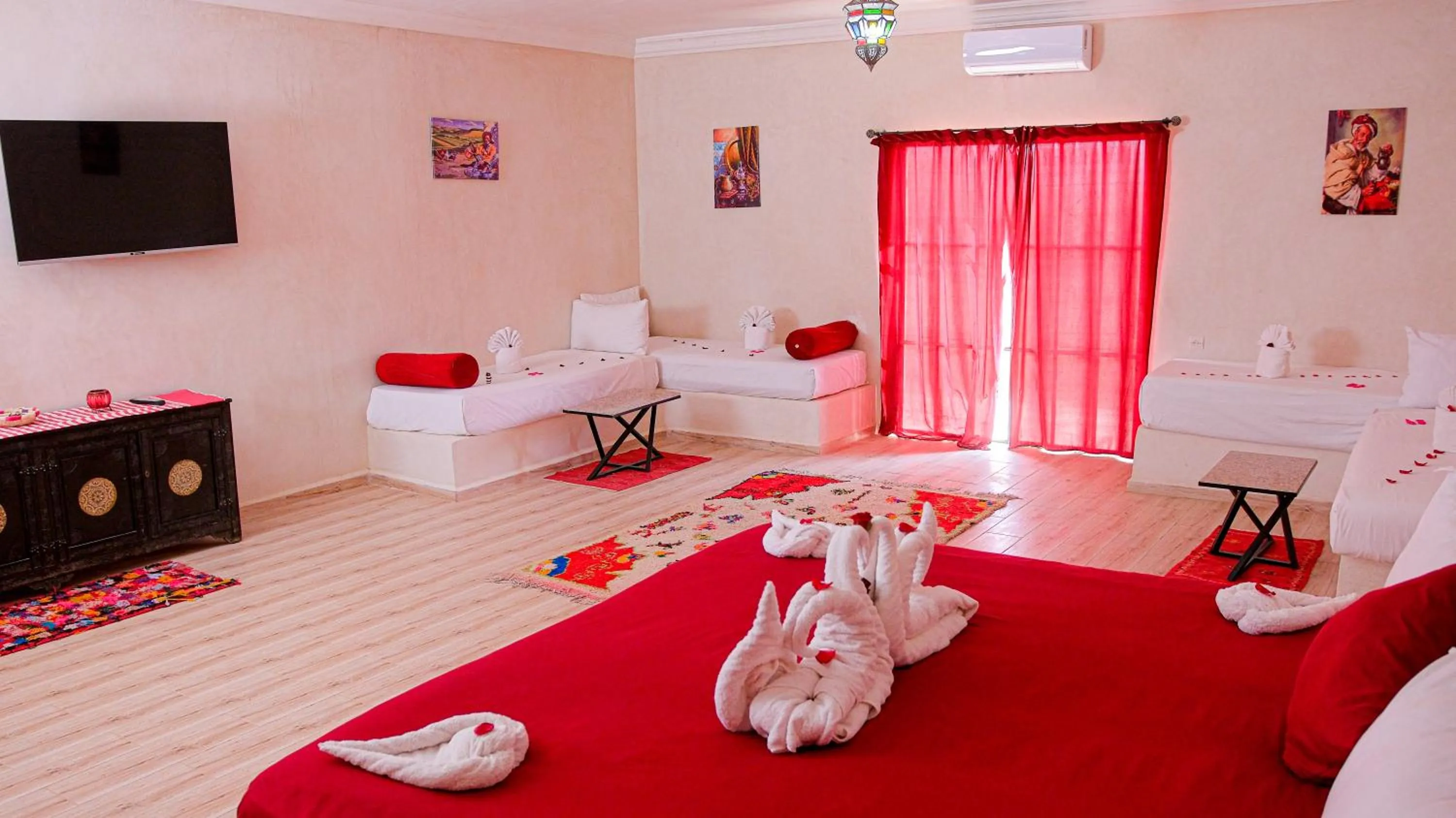 Bed in Les Jardins d Amizmiz 6 piscines