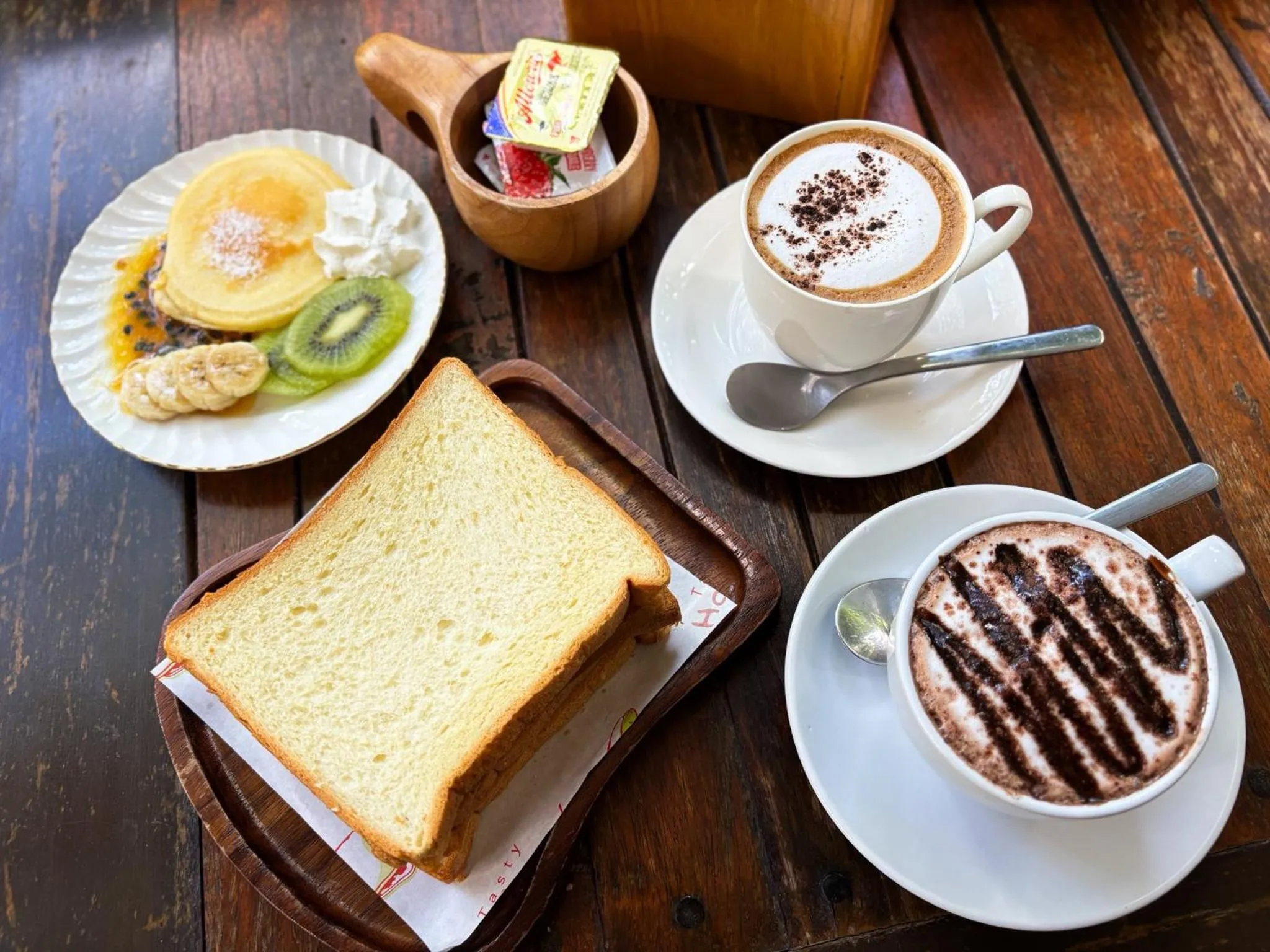 Food and drinks in Namtok Sarika Resotel