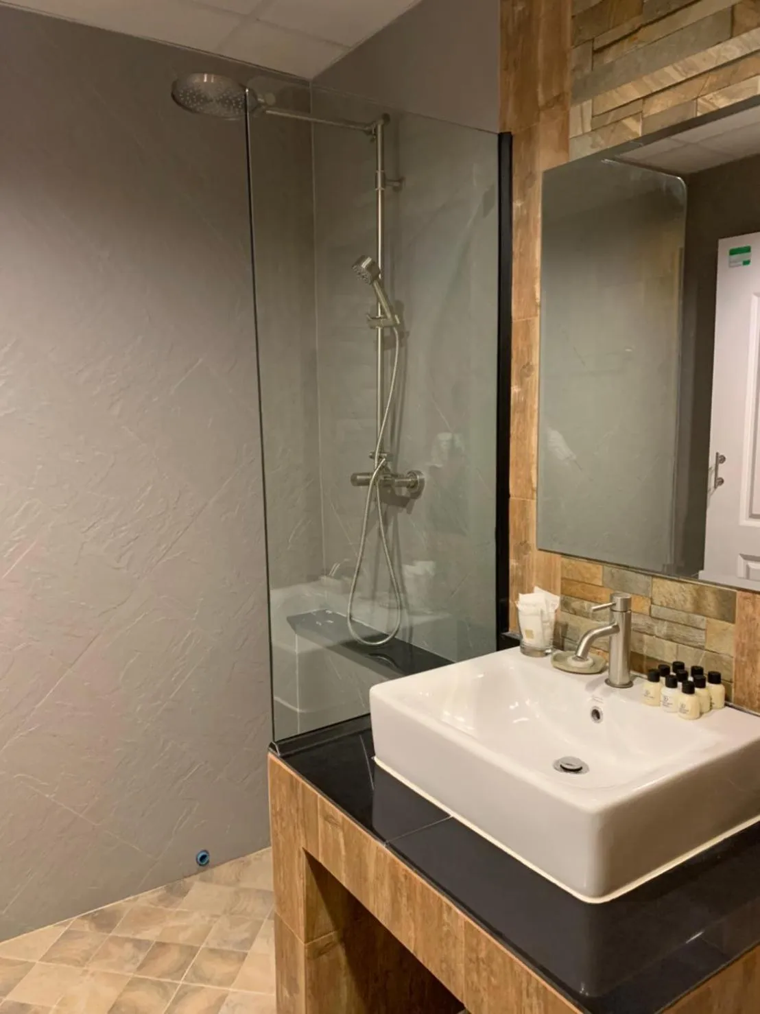 Namtok Sarika Resotel