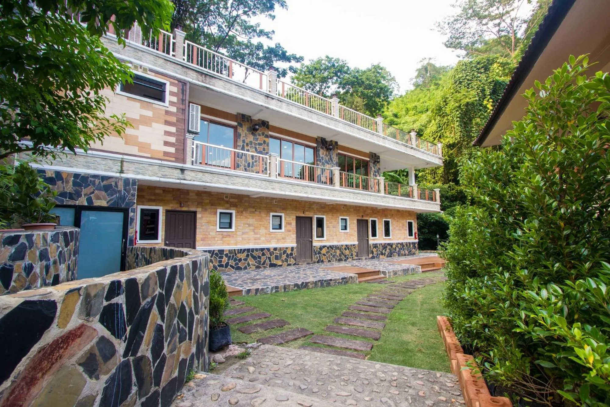 Namtok Sarika Resotel