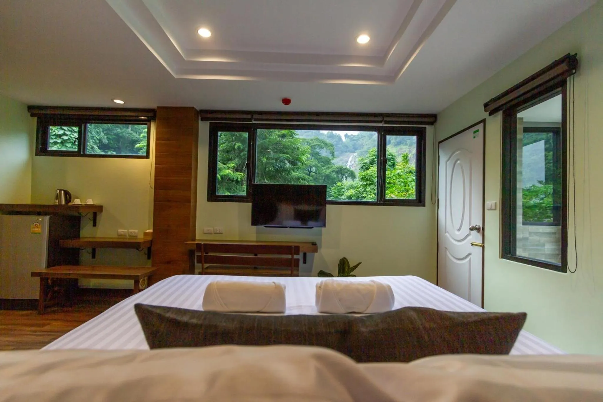 Bed in Namtok Sarika Resotel