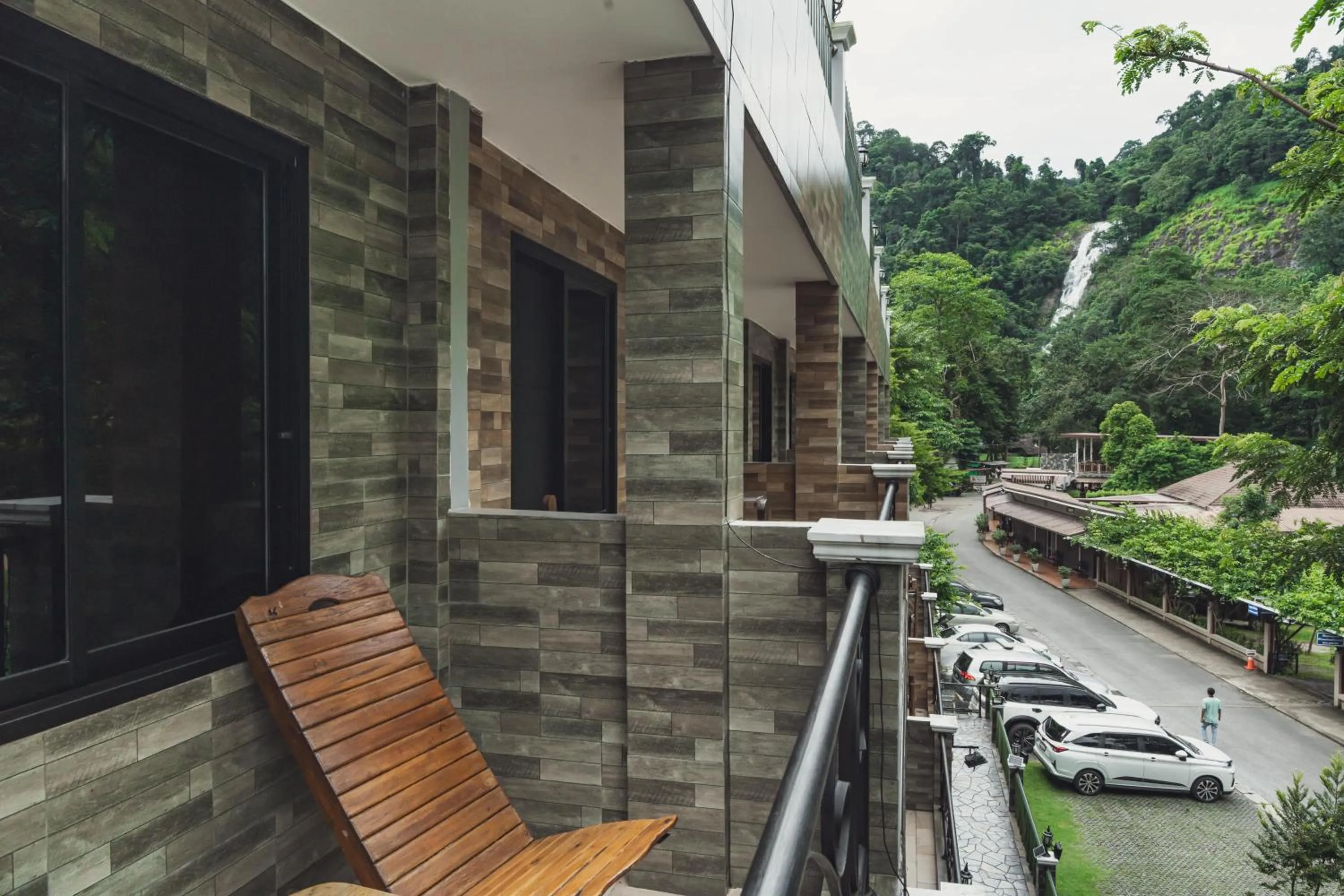 Property building in Namtok Sarika Resotel