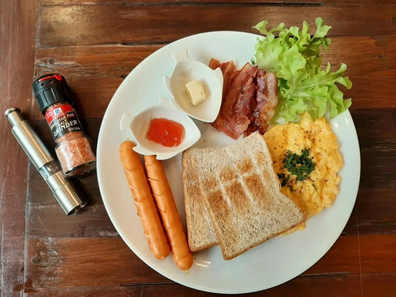 American breakfast in Namtok Sarika Resotel