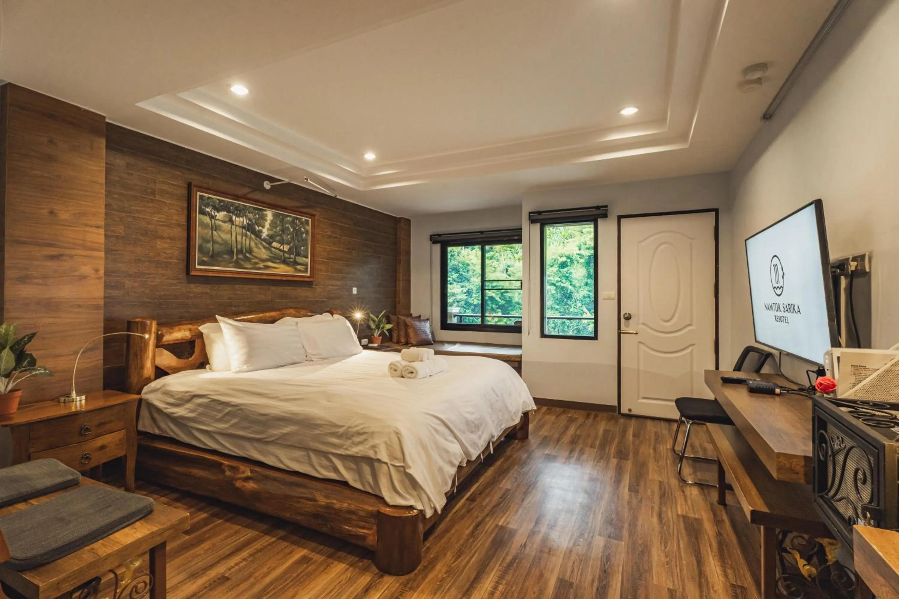 Bed in Namtok Sarika Resotel