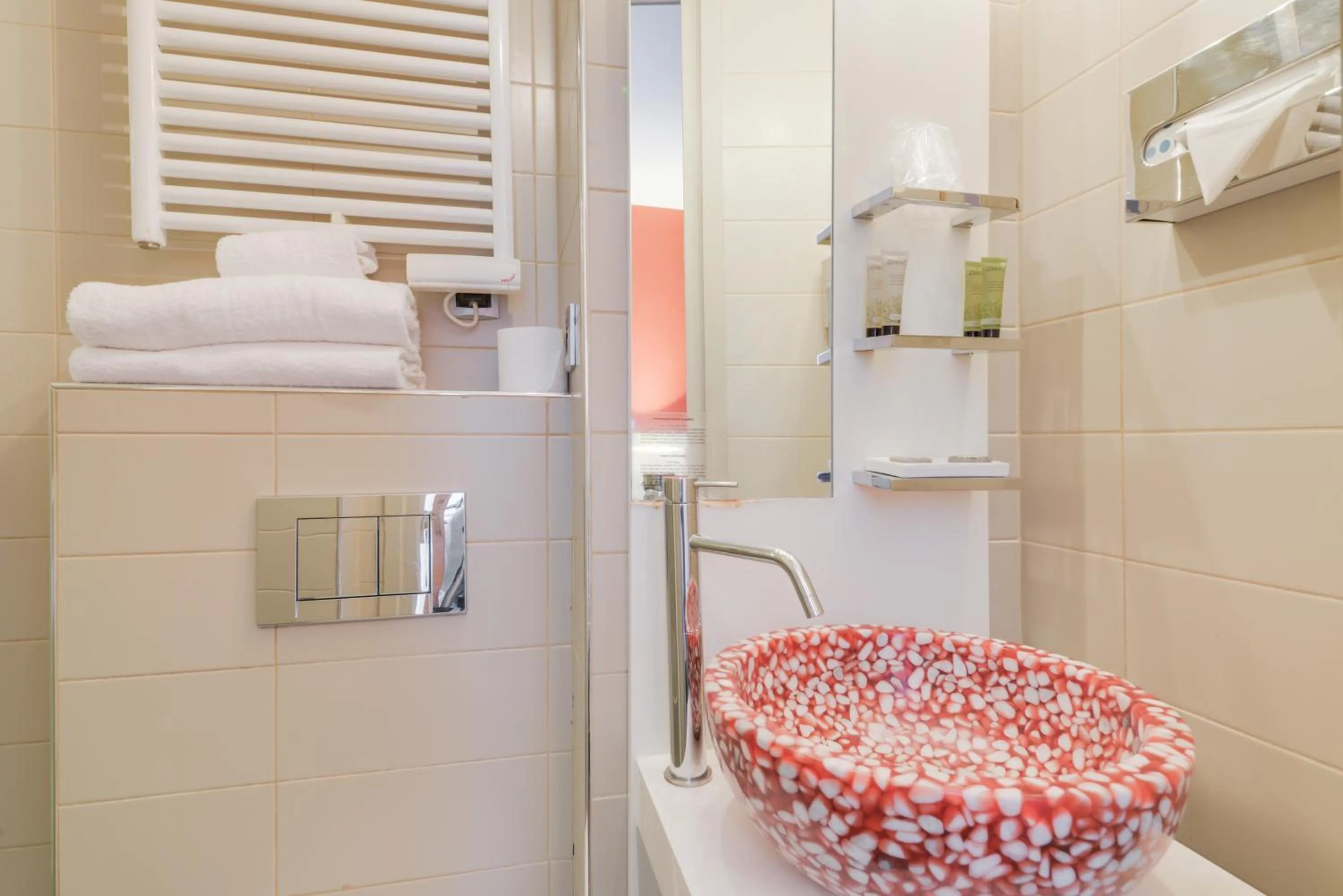 Bathroom in Pavillon Nation