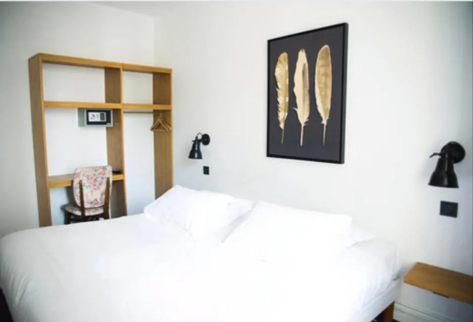 Bed in Le Victor Hugo