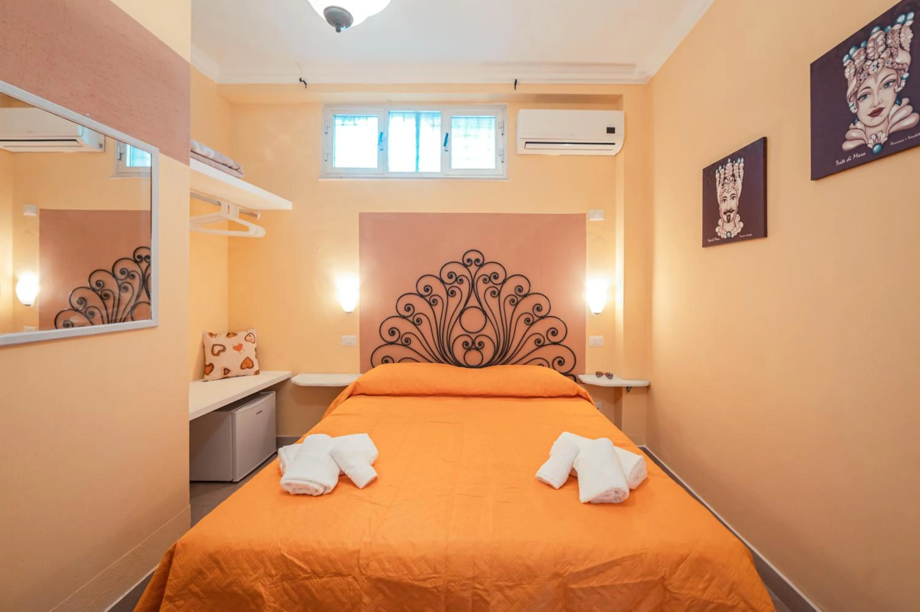 Bed in Taormina Garden Hotel