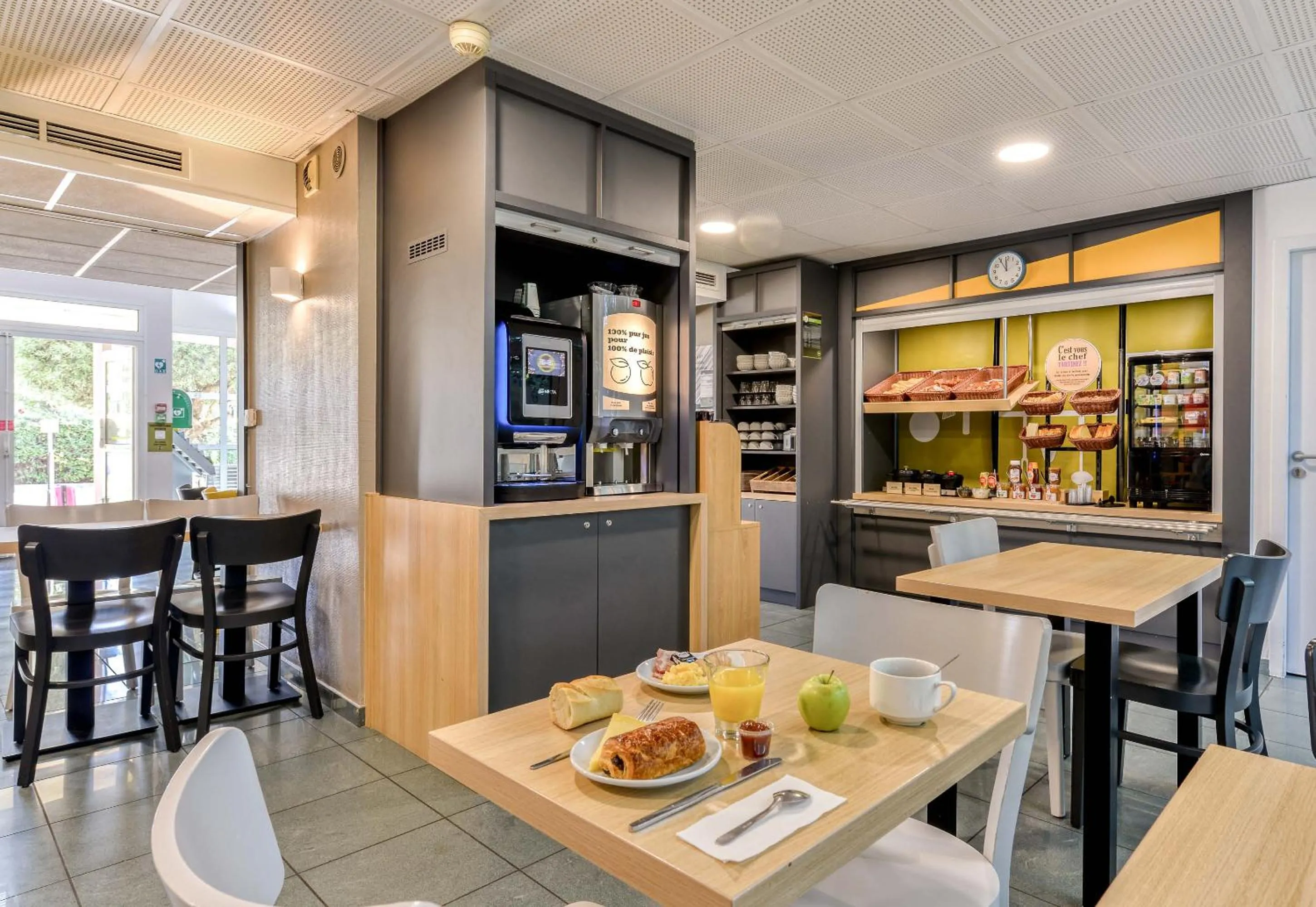 Breakfast in B&B HOTEL Béziers