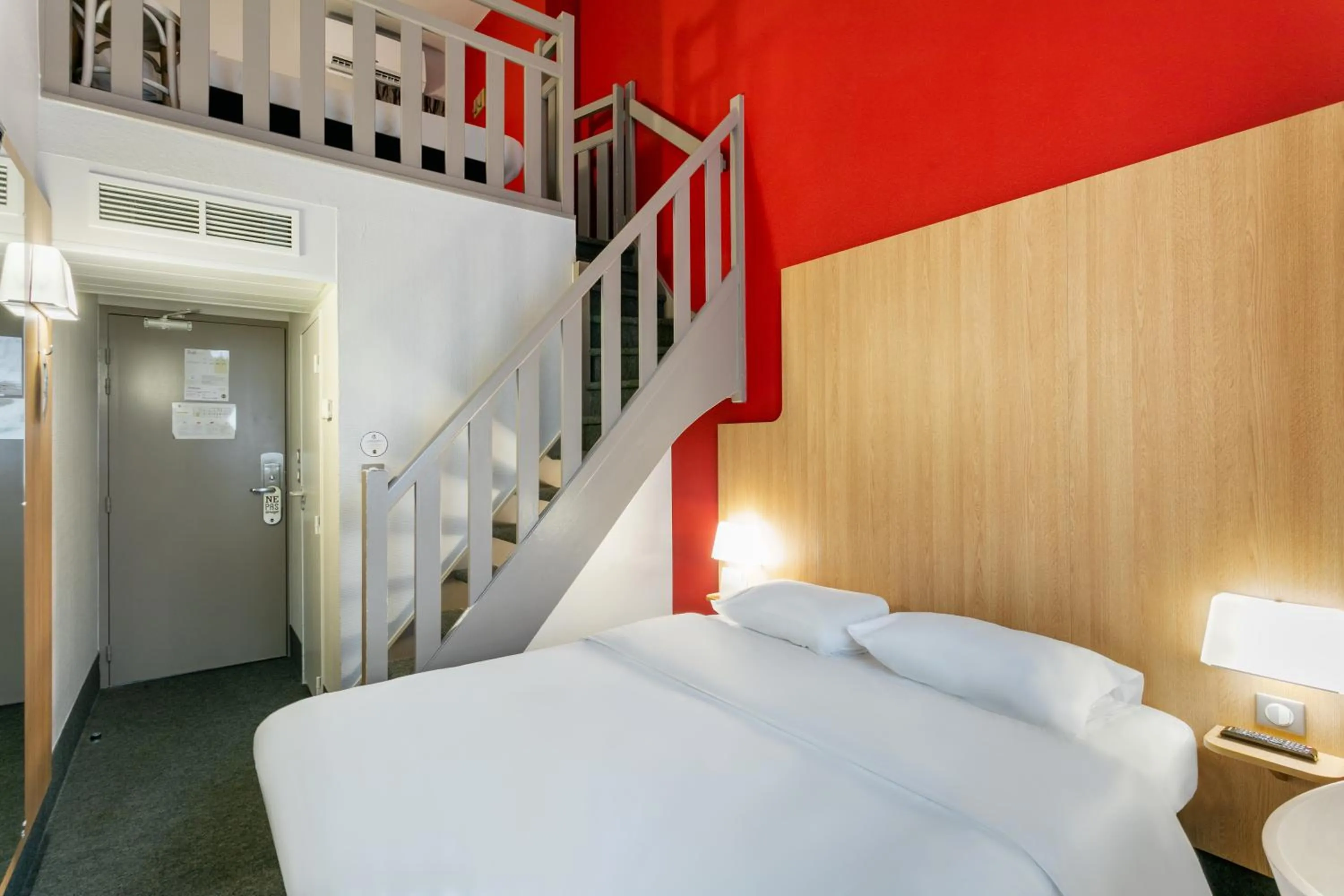 Bedroom, Bed in B&B HOTEL Béziers