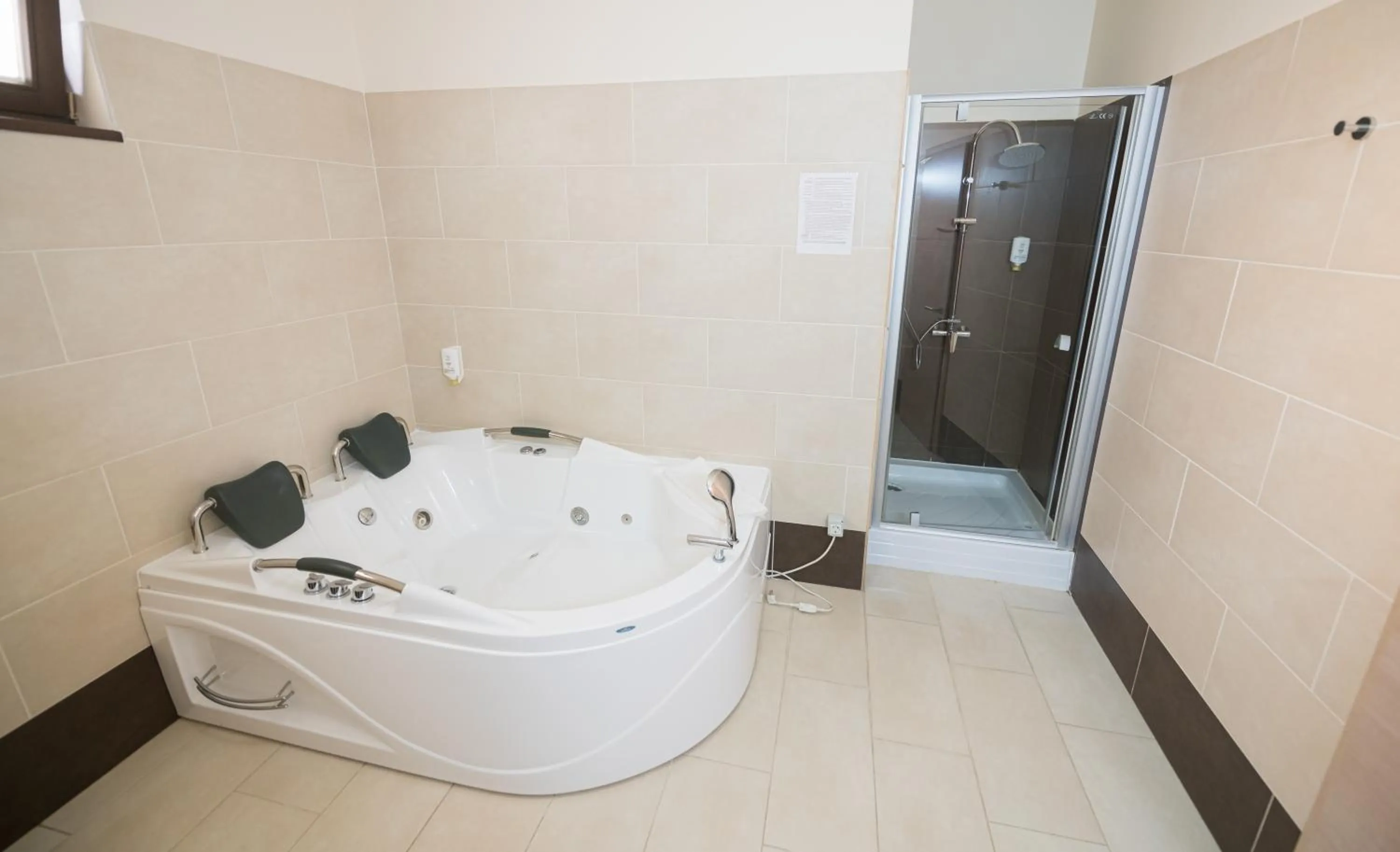 Armonia by Aristocratis