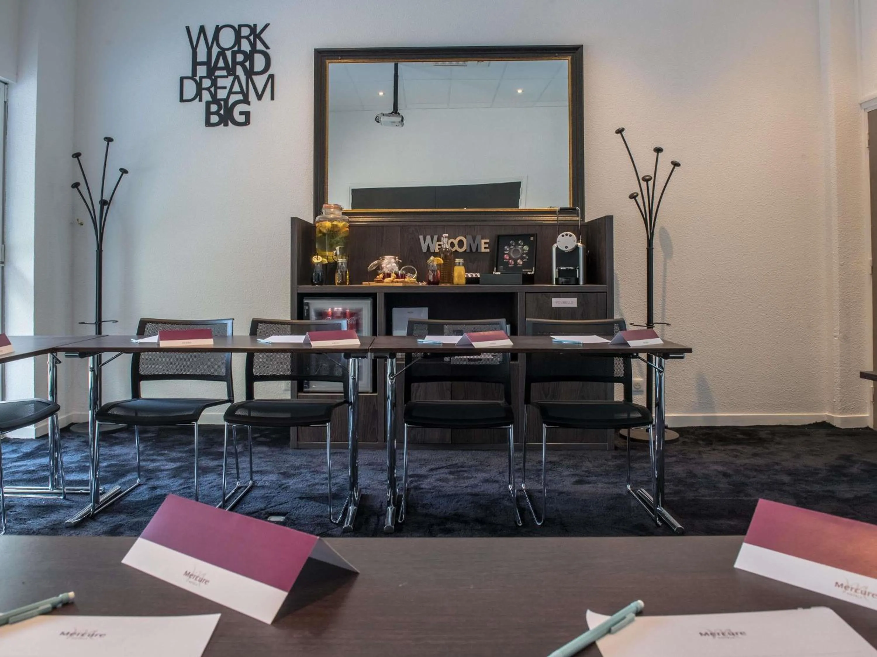 Meeting/conference room in Mercure Paris Porte de Pantin