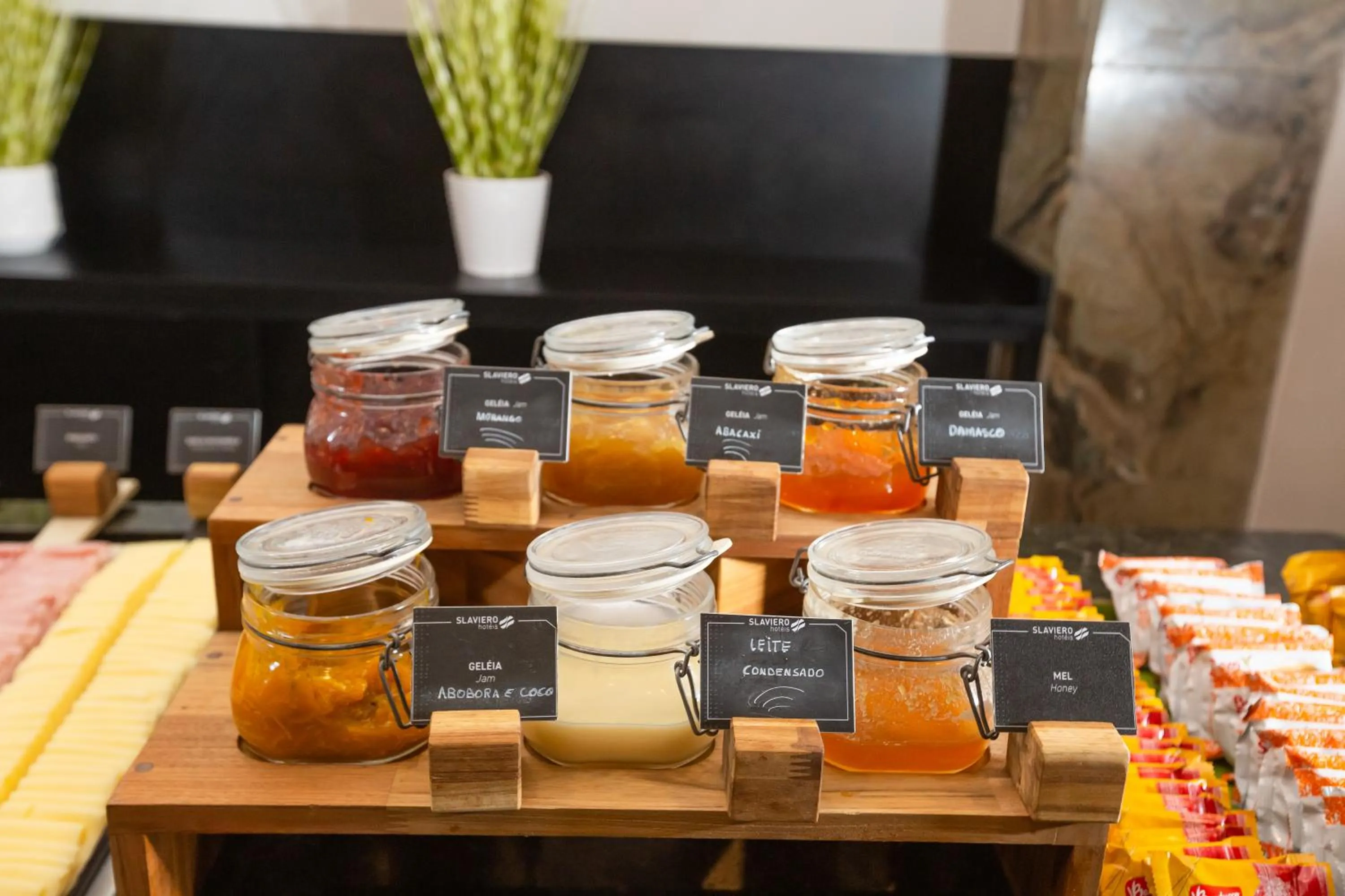 Breakfast in Slaviero Blumenau
