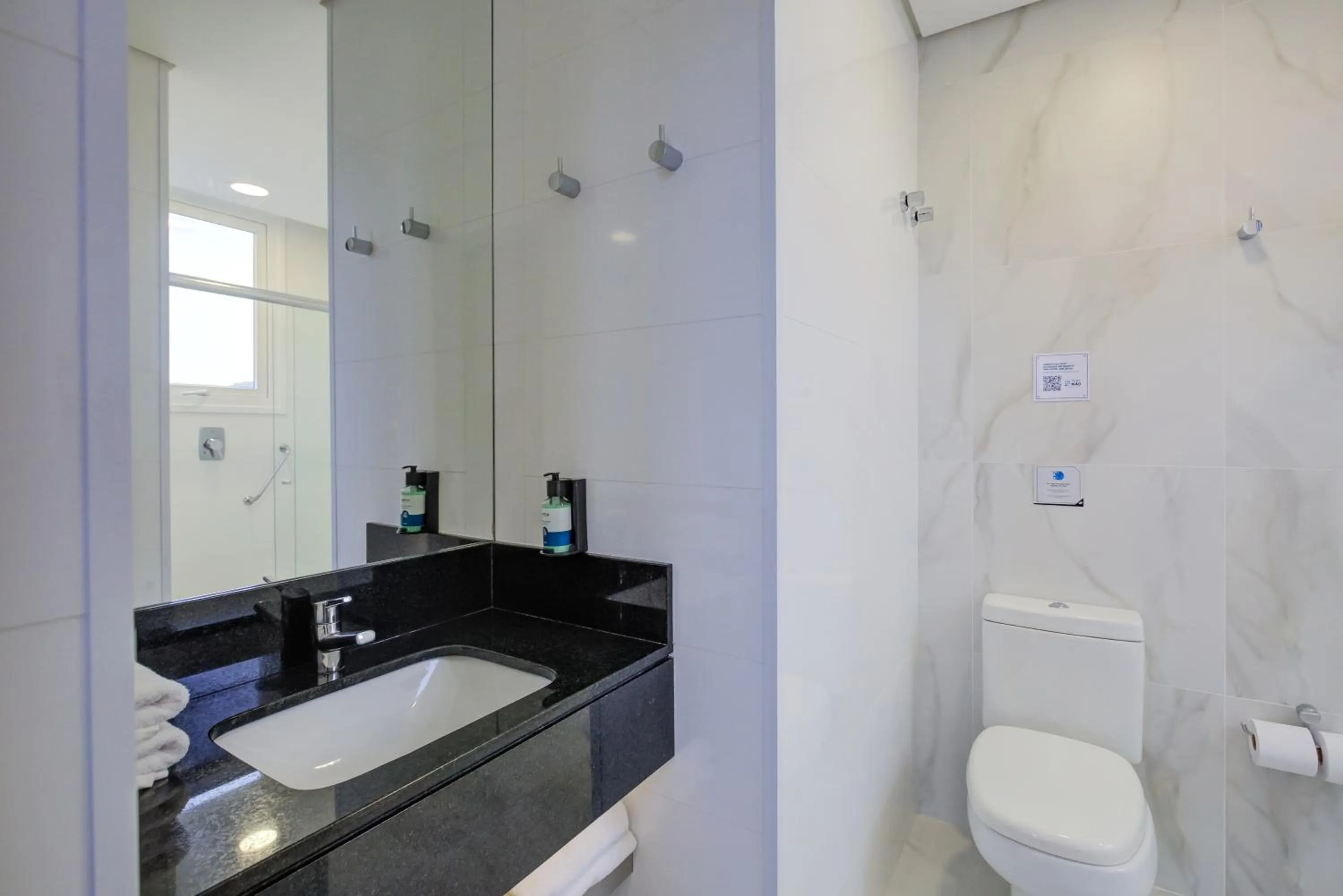 Shower in Slaviero Blumenau