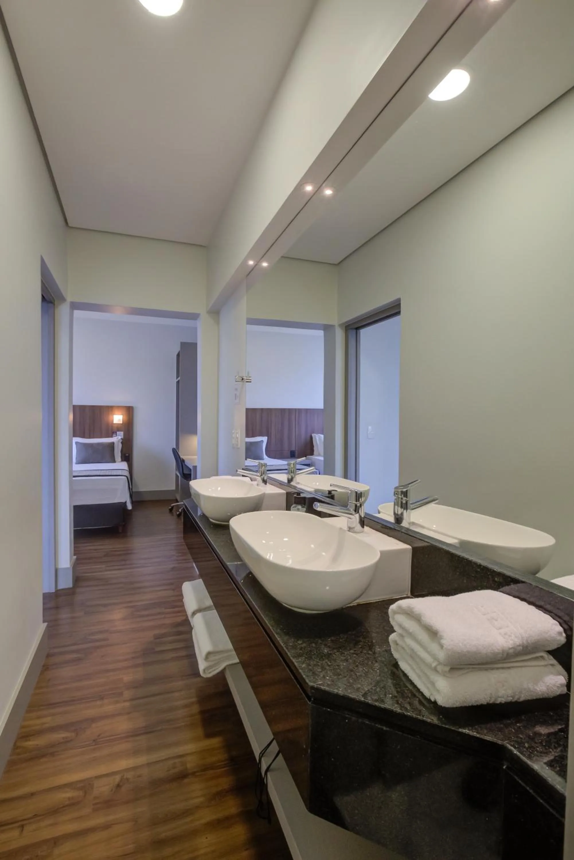 Bathroom, Bed in Slaviero Blumenau